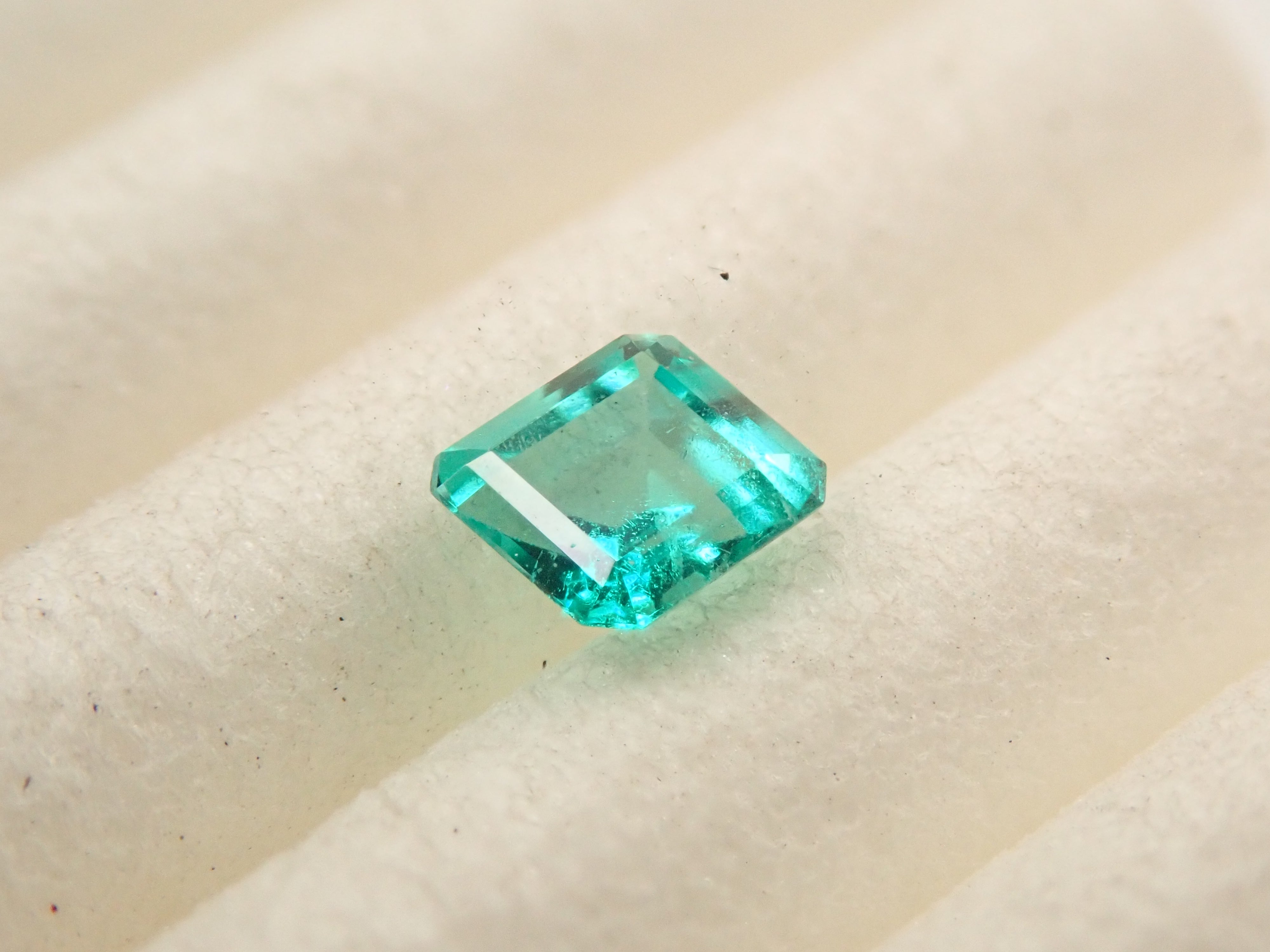 コロンビア産エメラルド 0.121ctルース