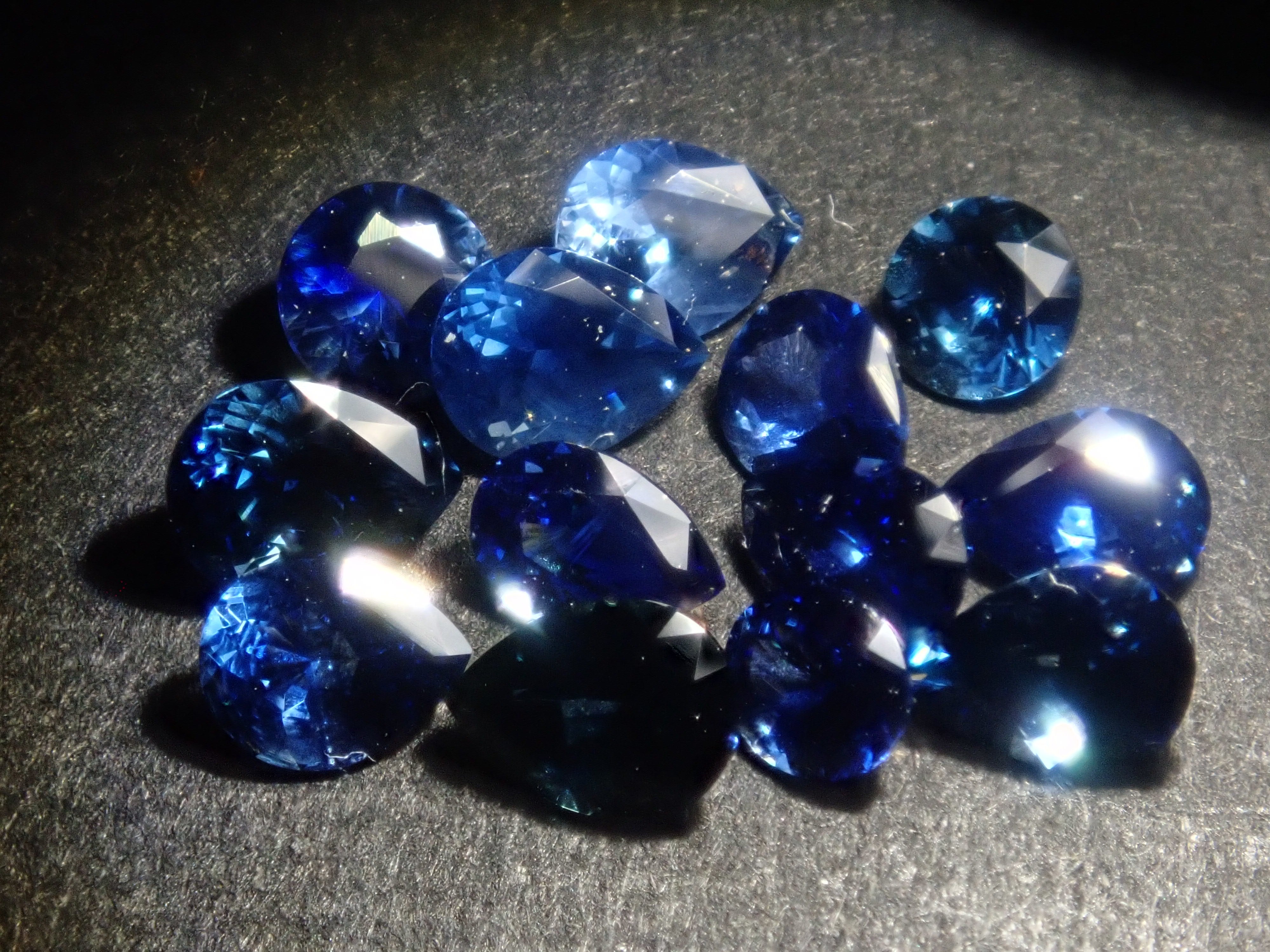 【11/3 22時販売】《限定15石》非加熱ロイヤルブルーサファイア2石(AIGS鑑別書付き)が当たるブルーサファイアガチャ《複数購入割引有》