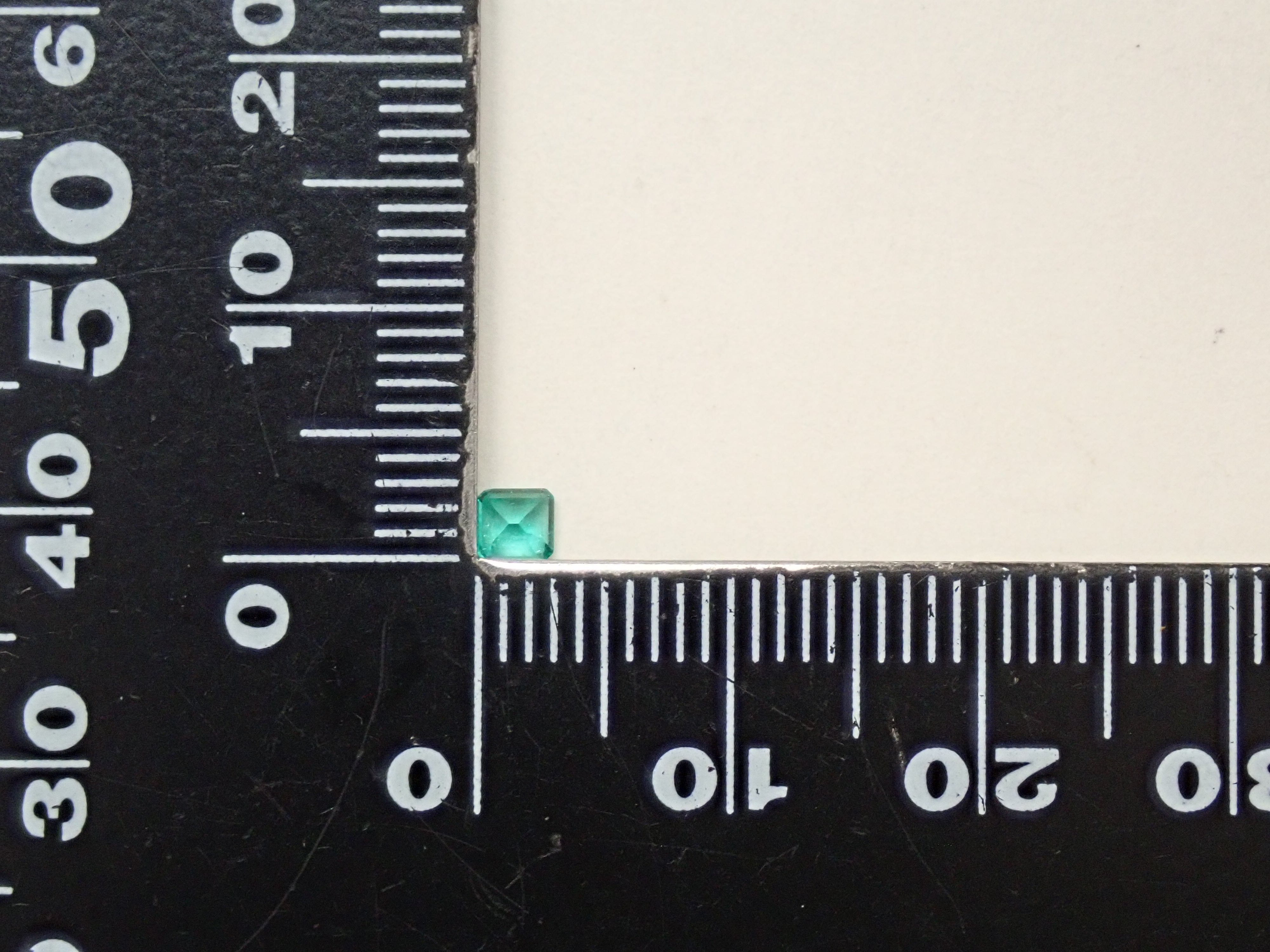コロンビア産エメラルド 0.121ctルース