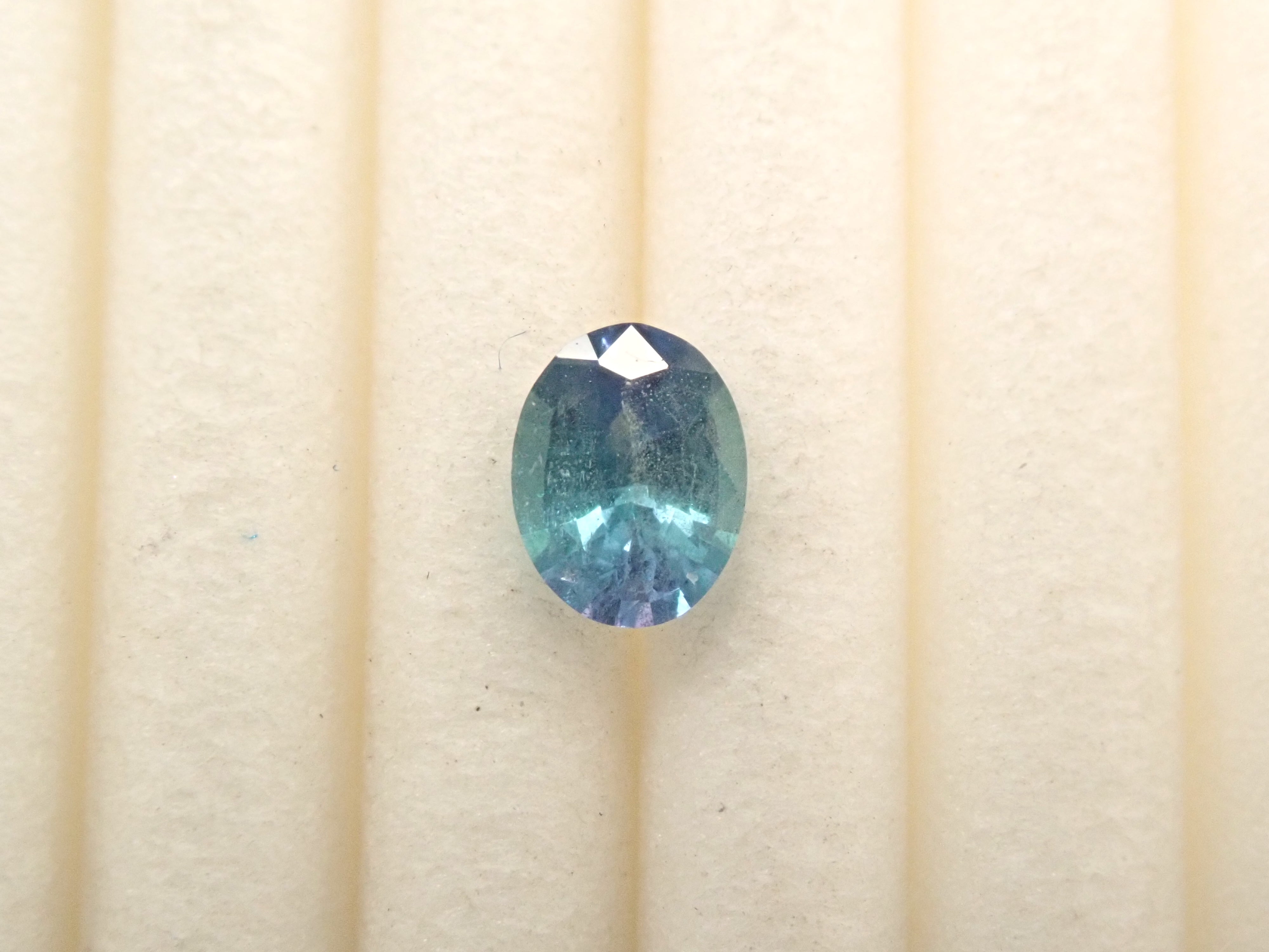 タンザニア産コーネルピン 0.241ctルース