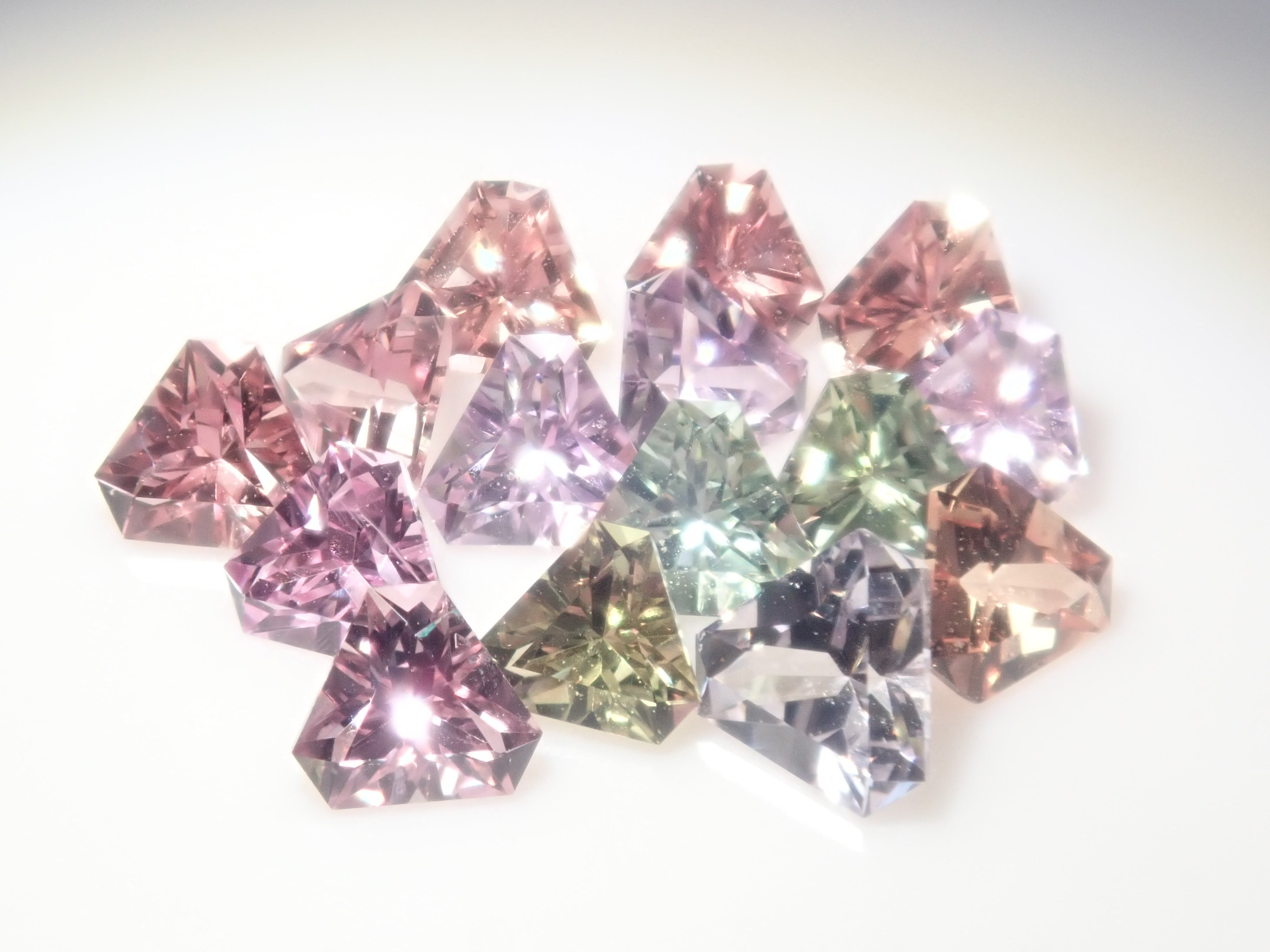 【11/3 22時販売】《限定15石》非加熱ロイヤルブルーサファイア2石(AIGS鑑別書付き)が当たるブルーサファイアガチャ《複数購入割引有》