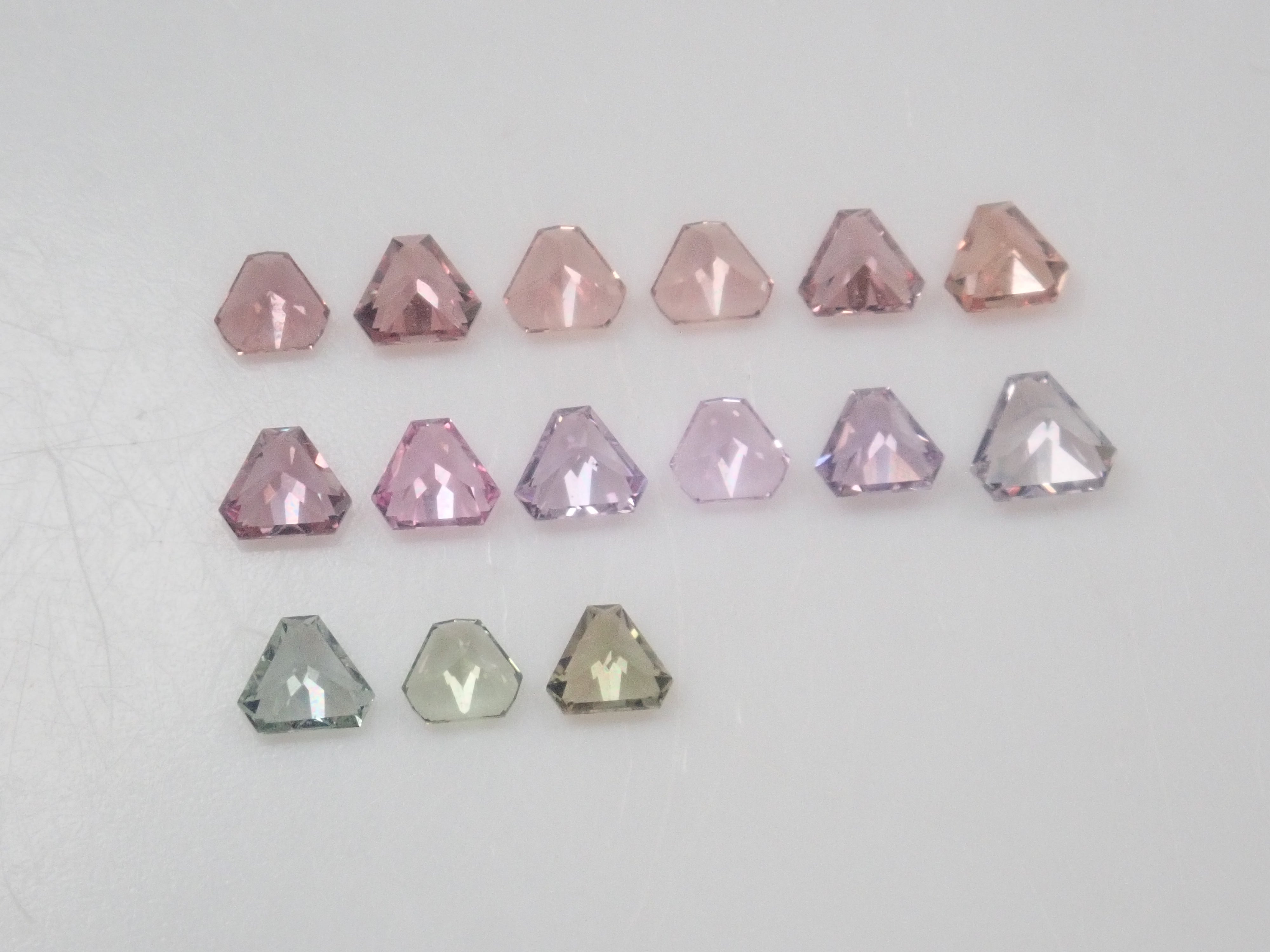 【11/3 22時販売】《限定15石》非加熱ロイヤルブルーサファイア2石(AIGS鑑別書付き)が当たるブルーサファイアガチャ《複数購入割引有》