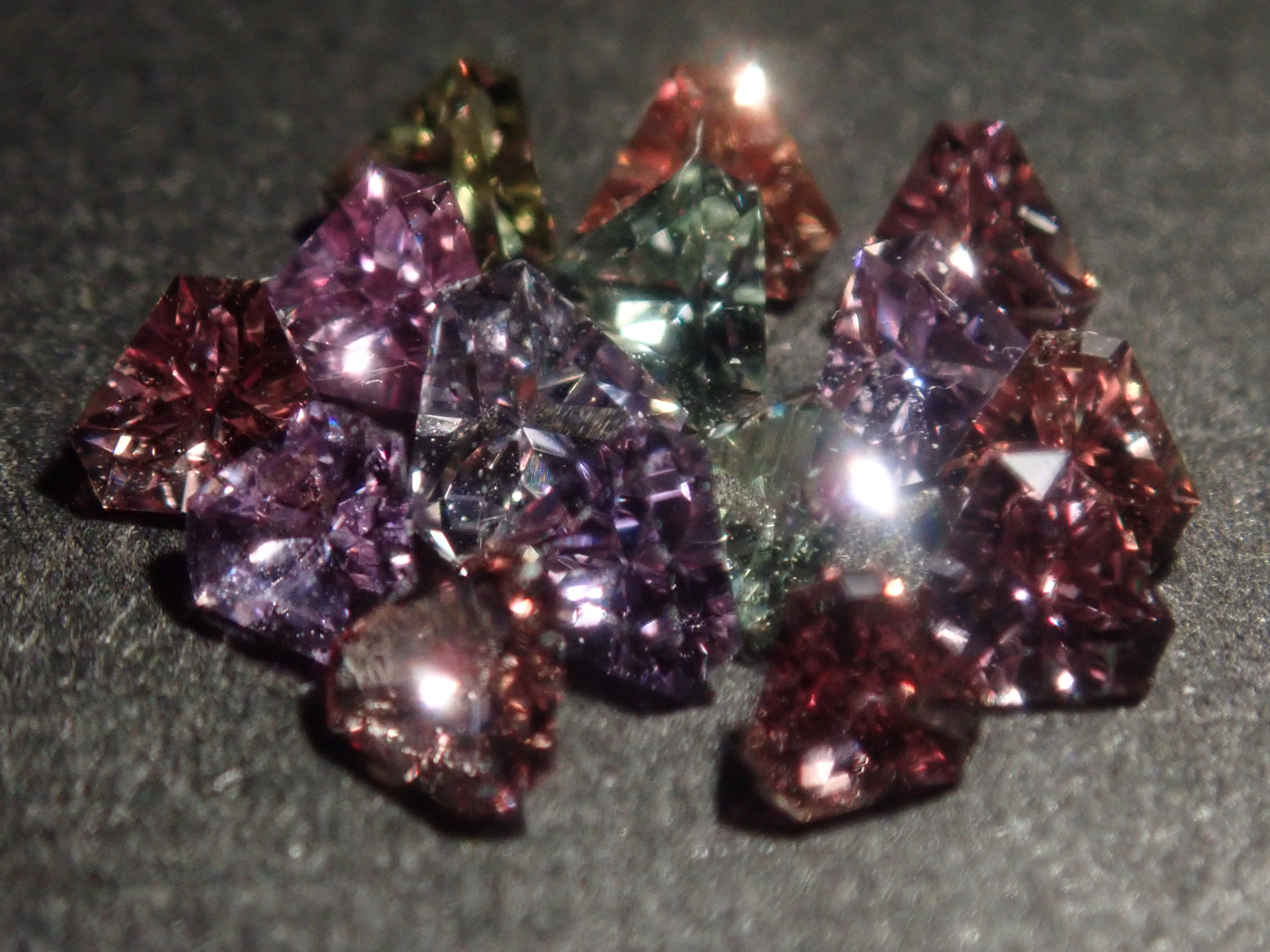 【11/3 22時販売】《限定15石》非加熱ロイヤルブルーサファイア2石(AIGS鑑別書付き)が当たるブルーサファイアガチャ《複数購入割引有》