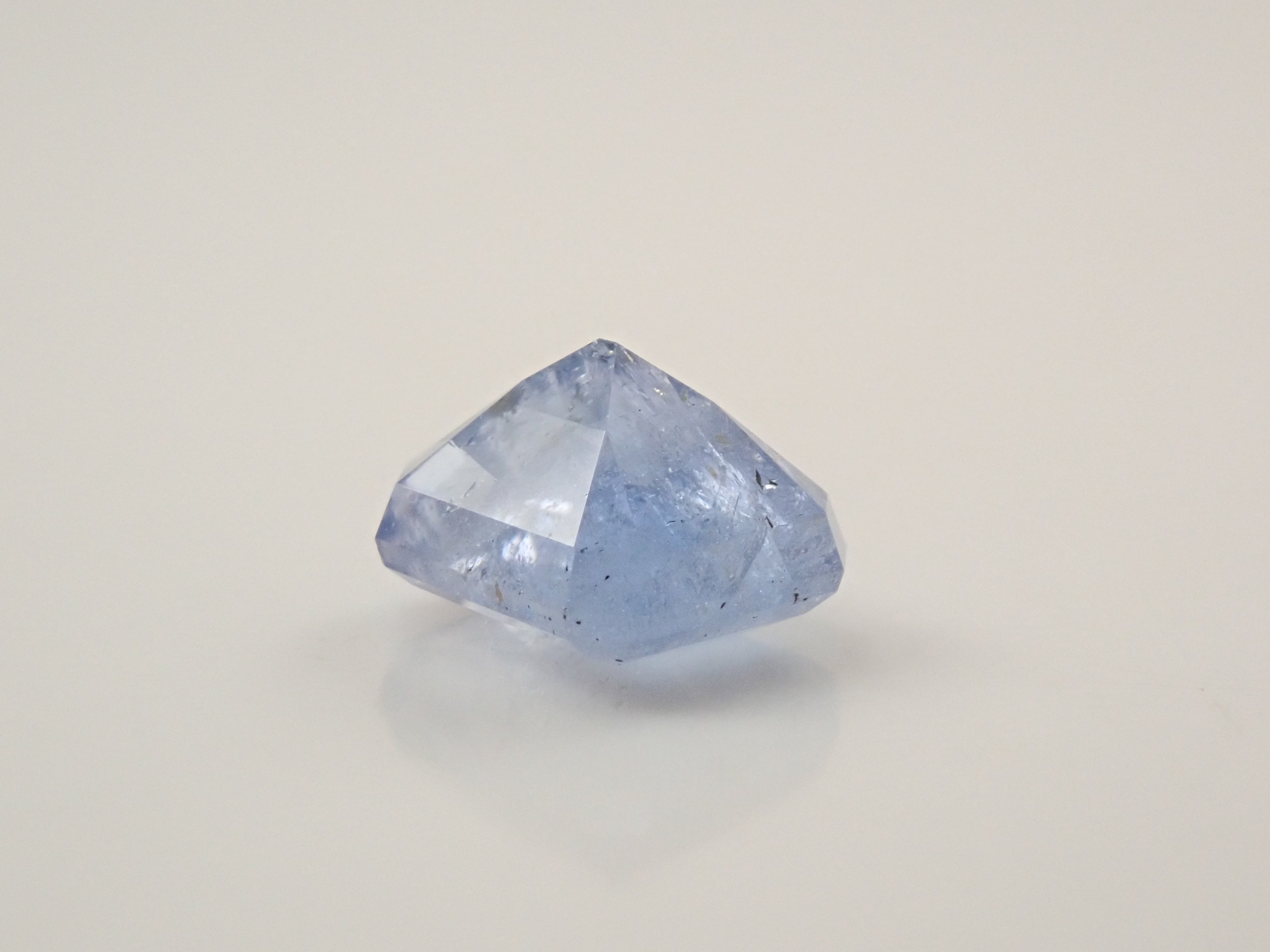 コロンビア産ユークレース 0.546ctルース