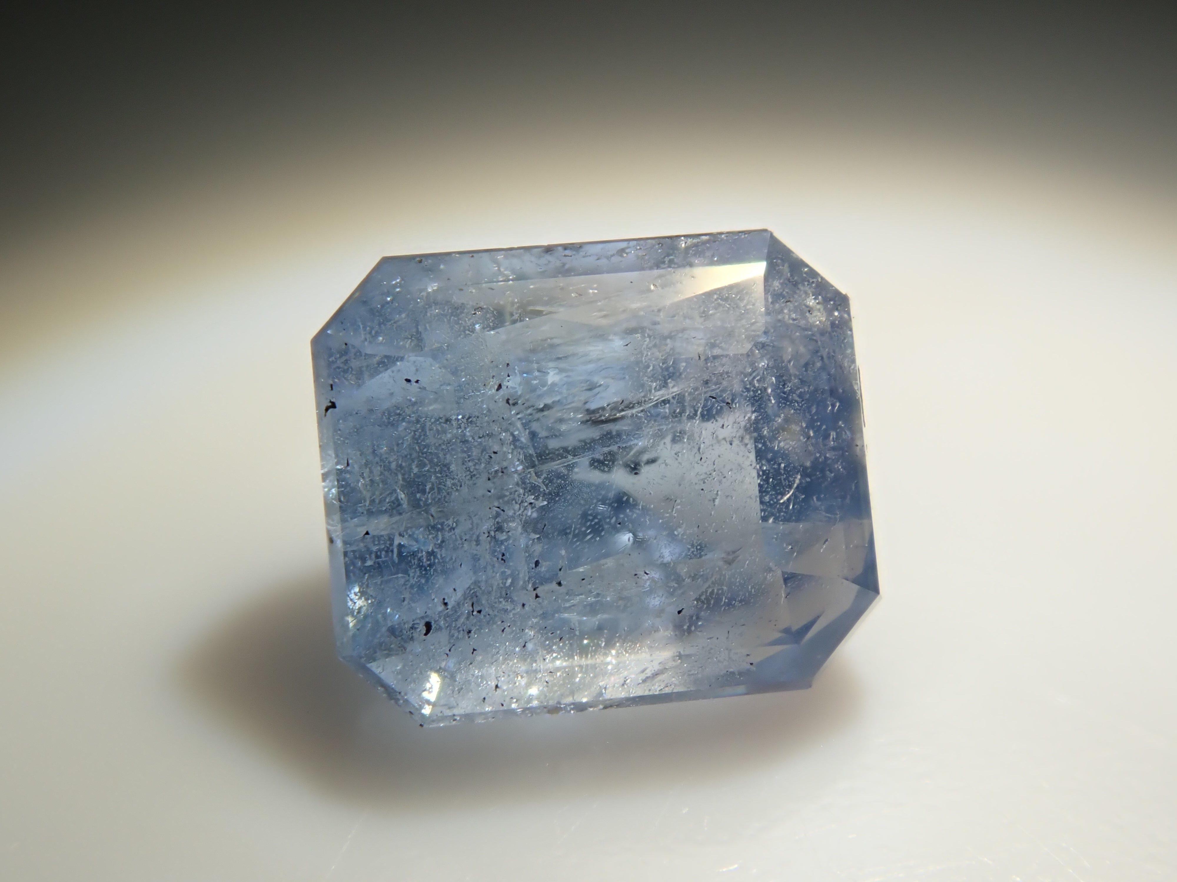 コロンビア産ユークレース 0.546ctルース