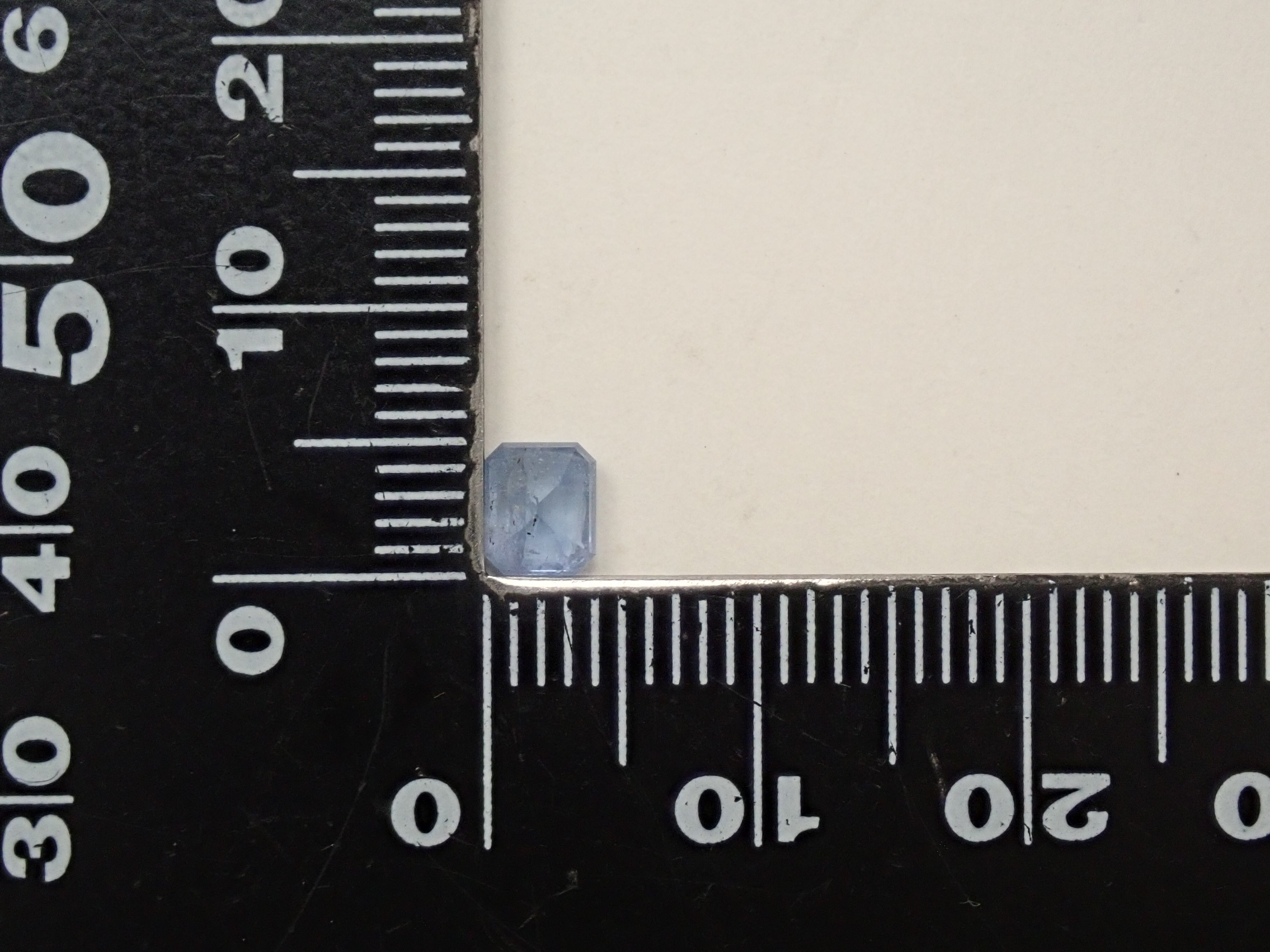 コロンビア産ユークレース 0.546ctルース