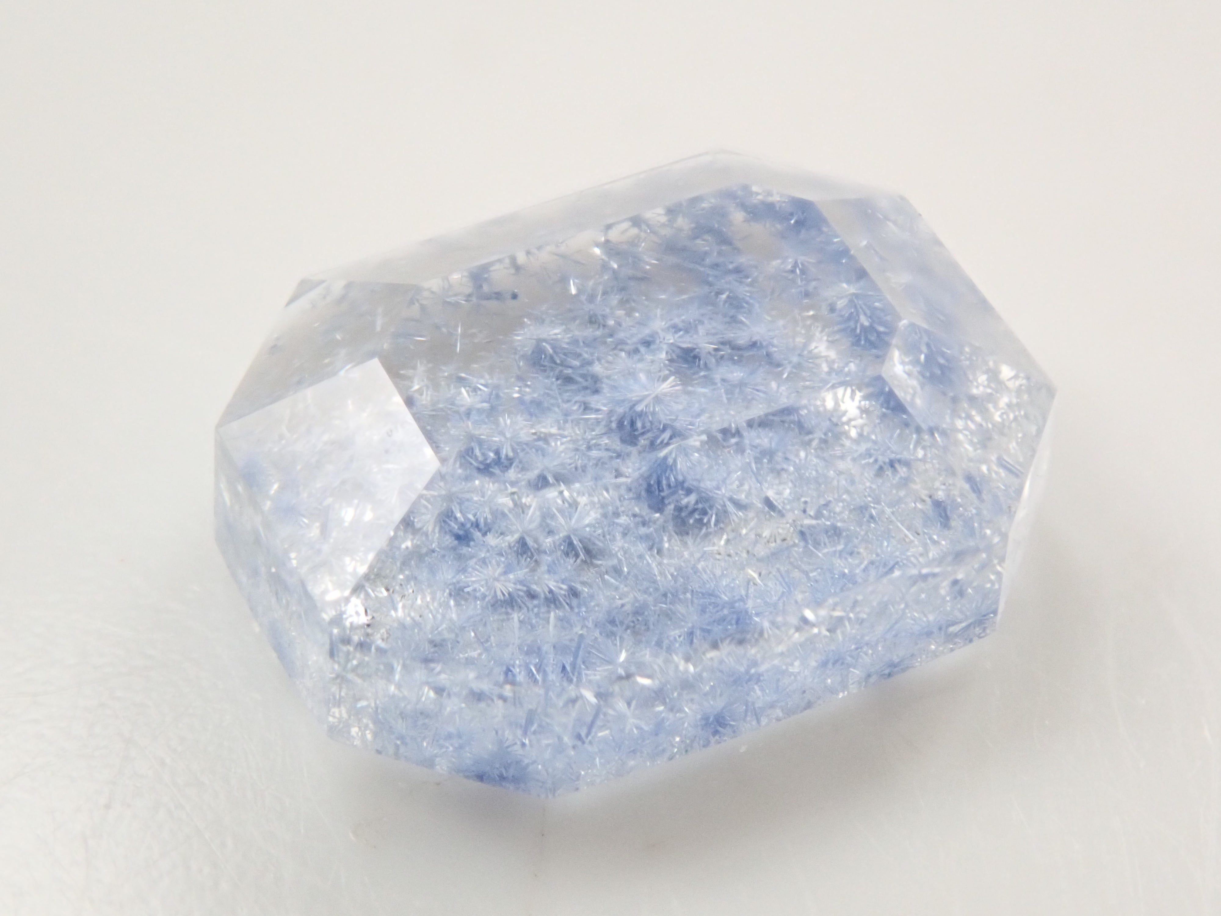 ブラジル産デュモルチェライトインクォーツ 2.074ctルース