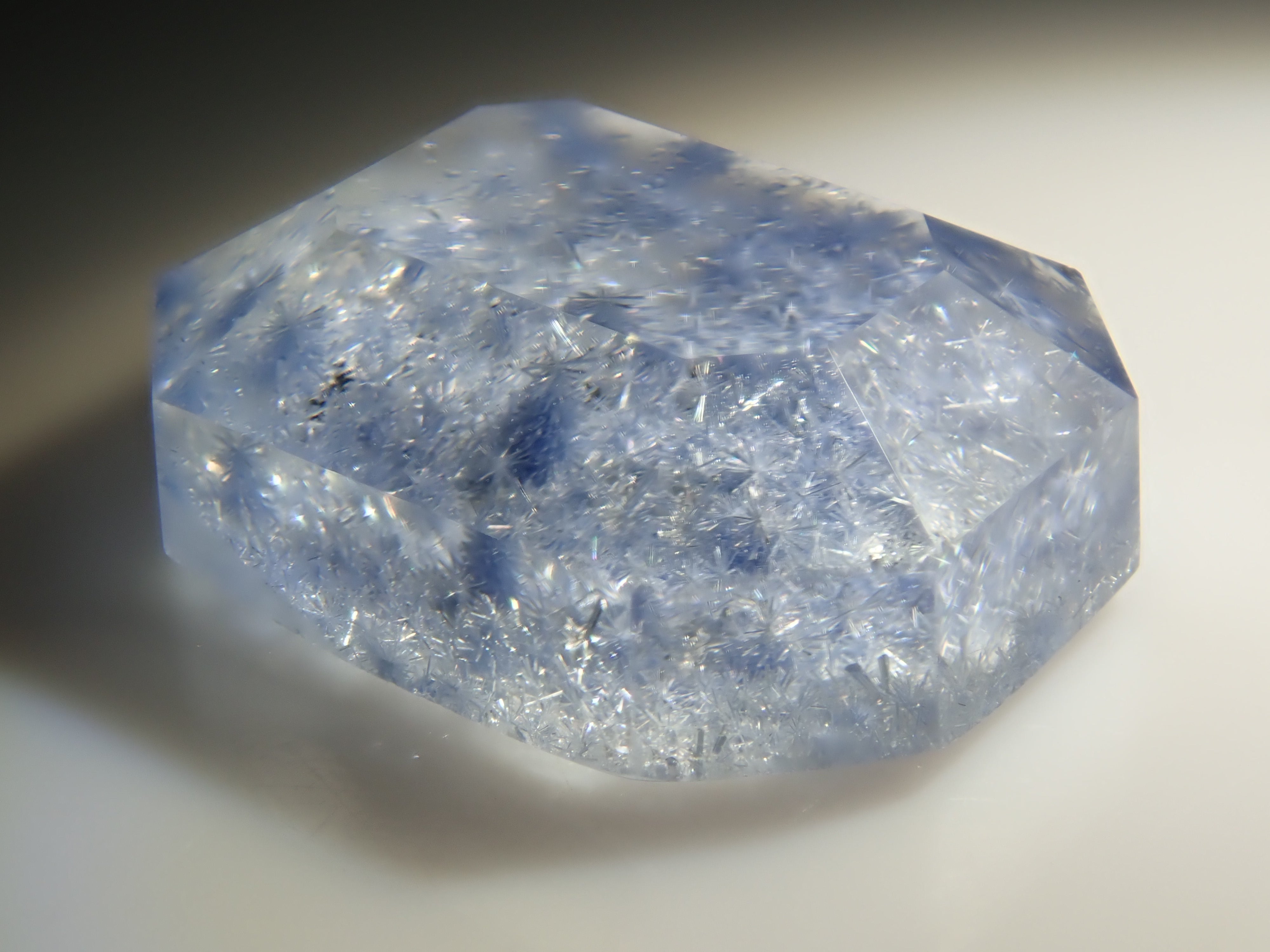 ブラジル産デュモルチェライトインクォーツ 2.074ctルース