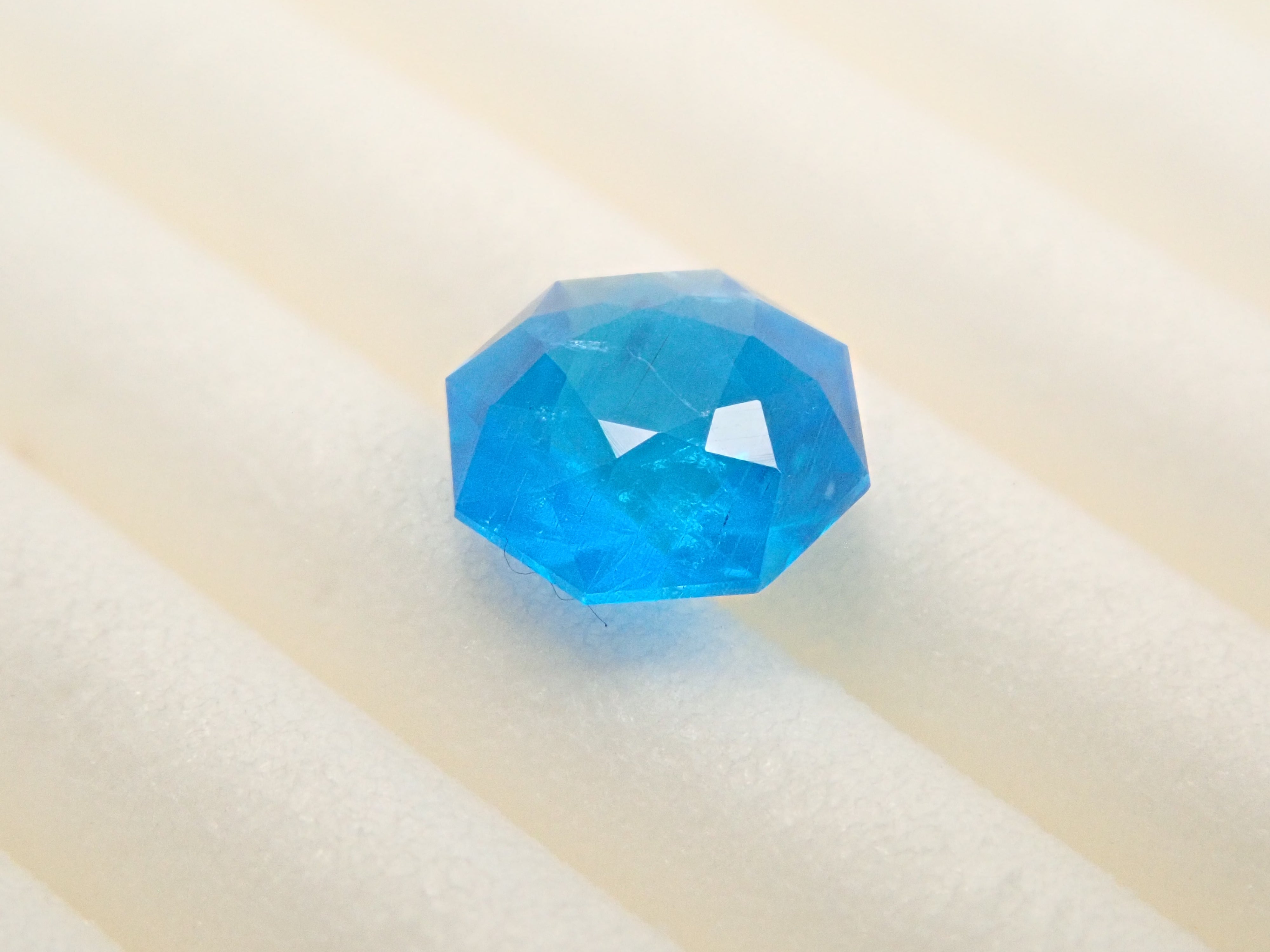 【11/6 22時販売】マダガスカル産ブルーアパタイト 0.527ctルース