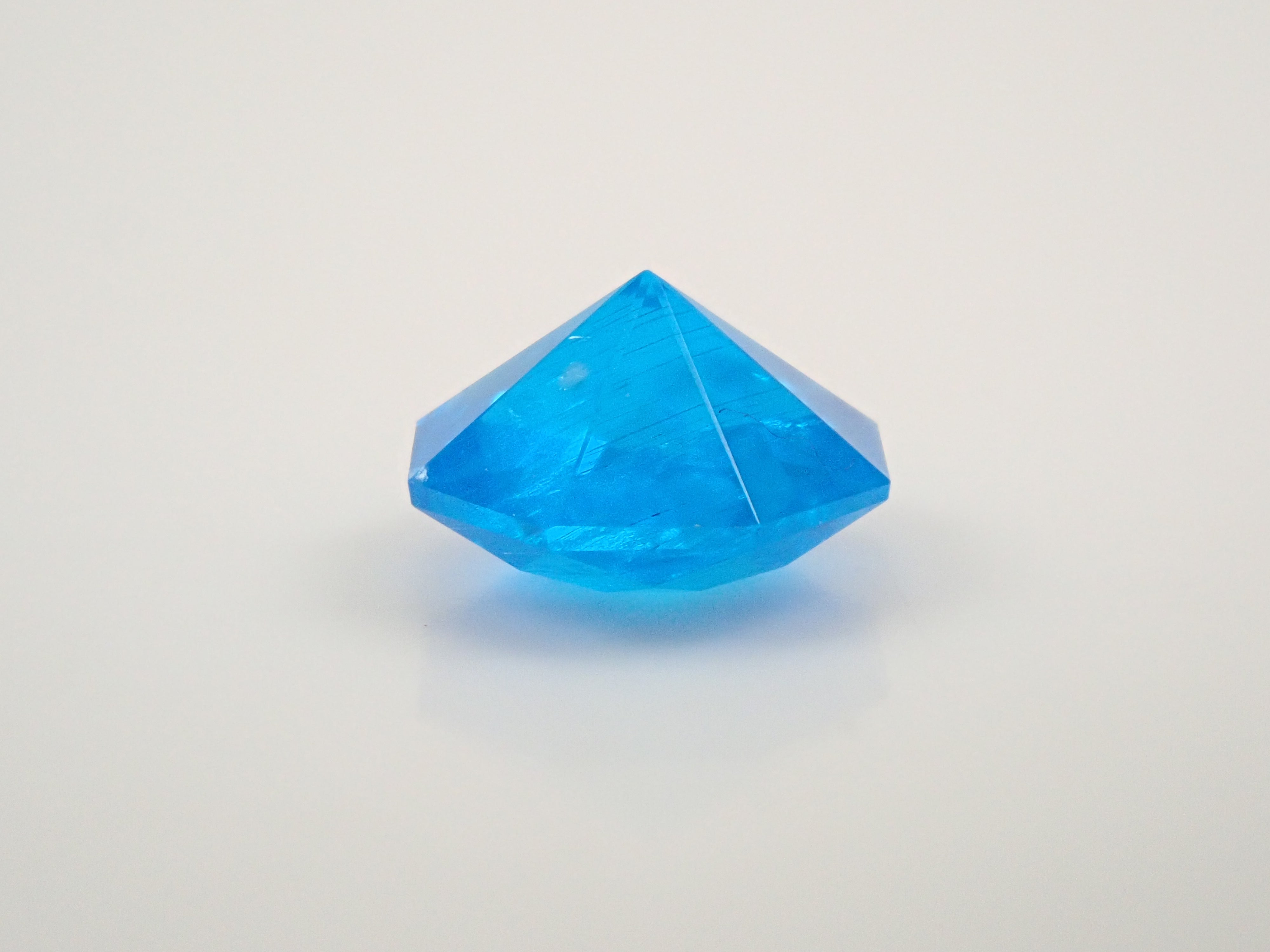 【11/6 22時販売】マダガスカル産ブルーアパタイト 0.527ctルース