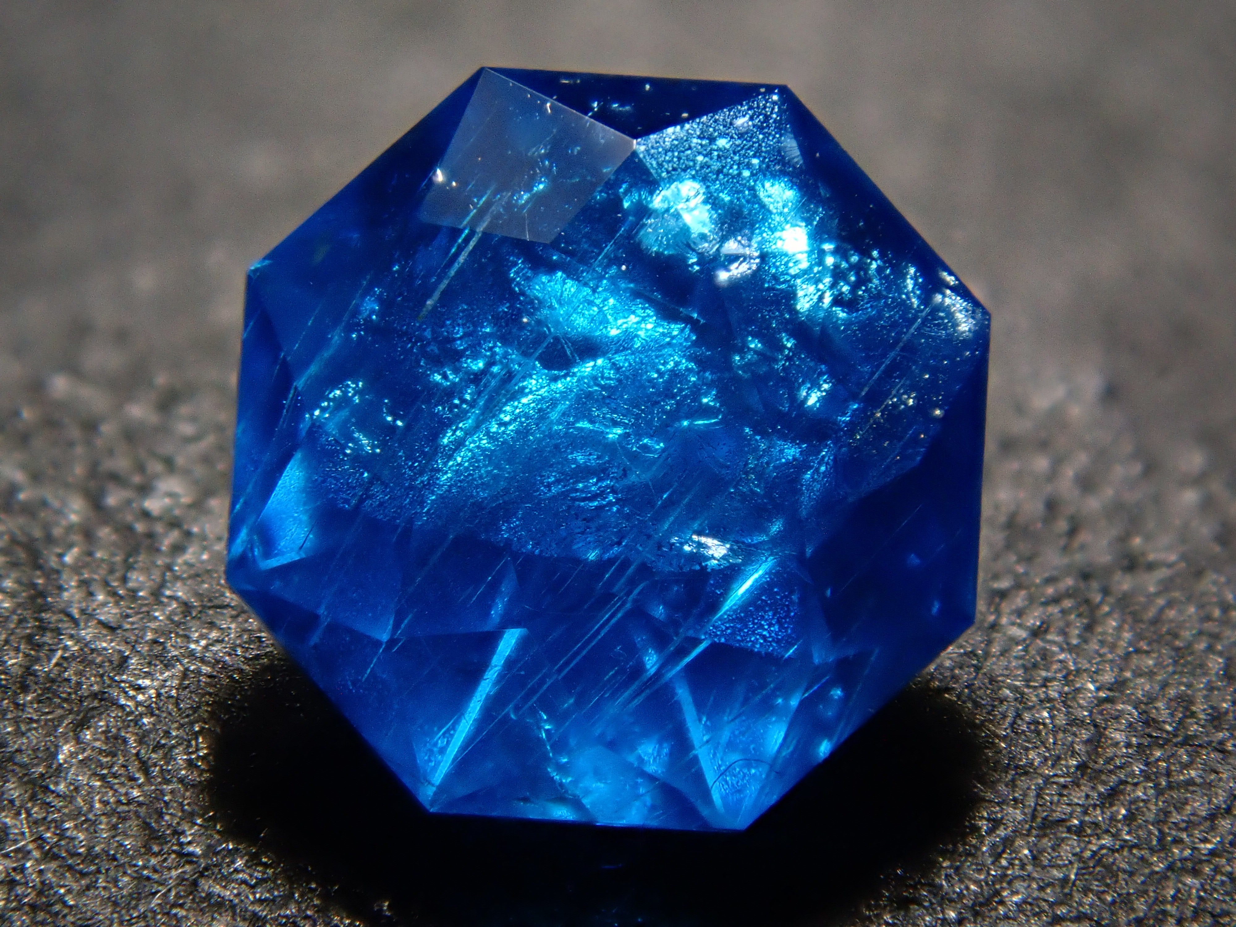 【11/6 22時販売】マダガスカル産ブルーアパタイト 0.527ctルース