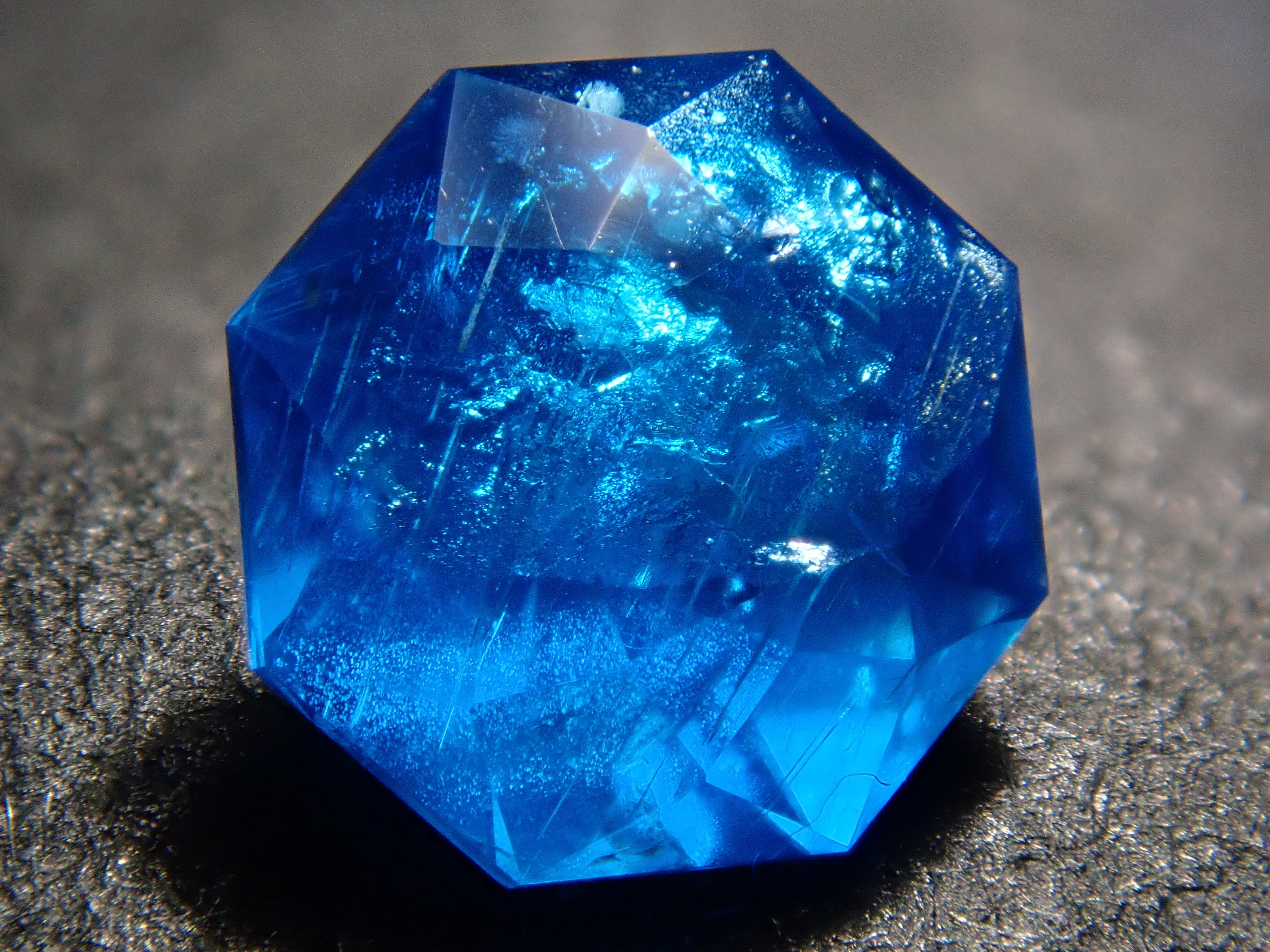 【11/6 22時販売】マダガスカル産ブルーアパタイト 0.527ctルース