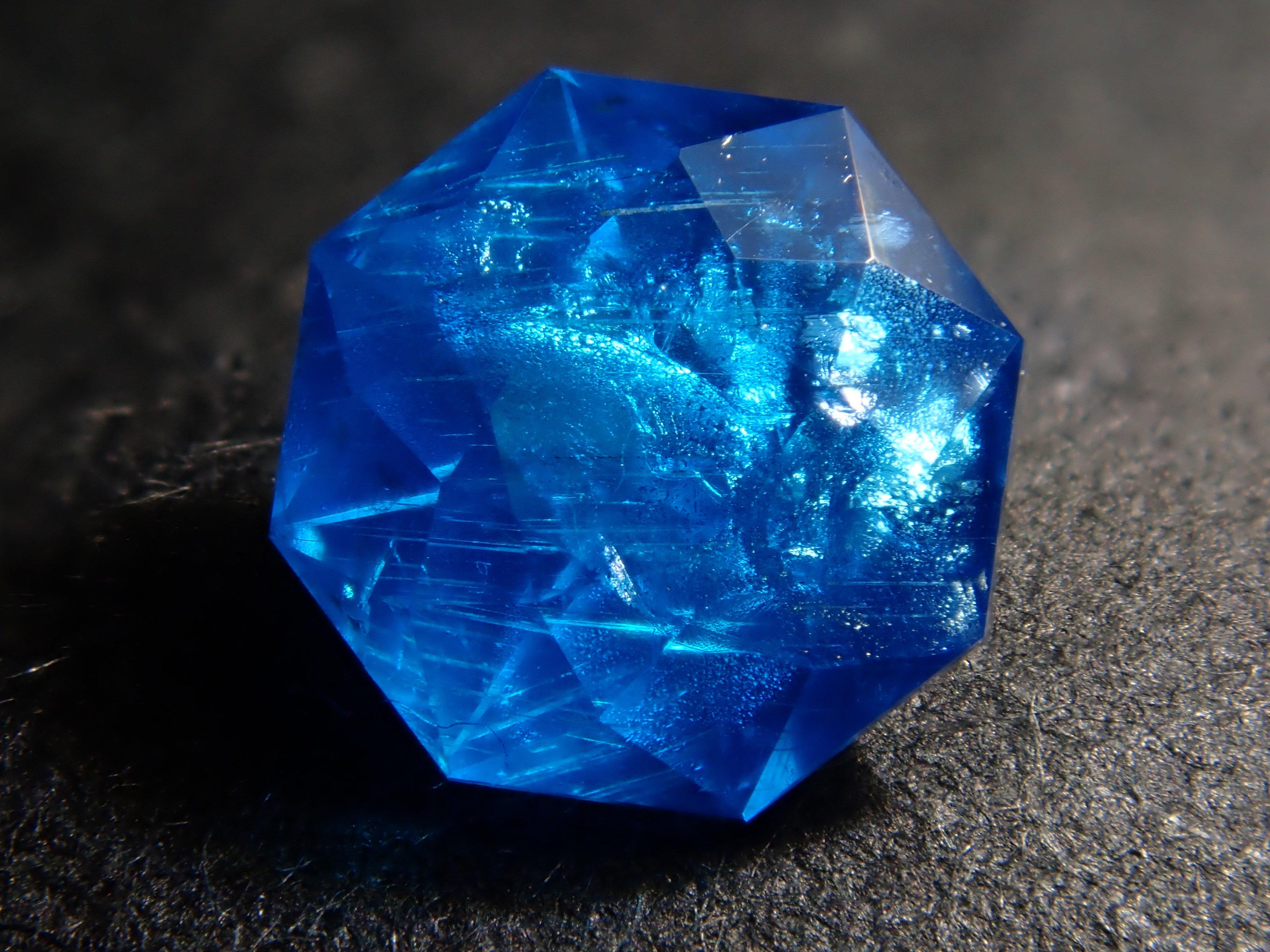 【11/6 22時販売】マダガスカル産ブルーアパタイト 0.527ctルース