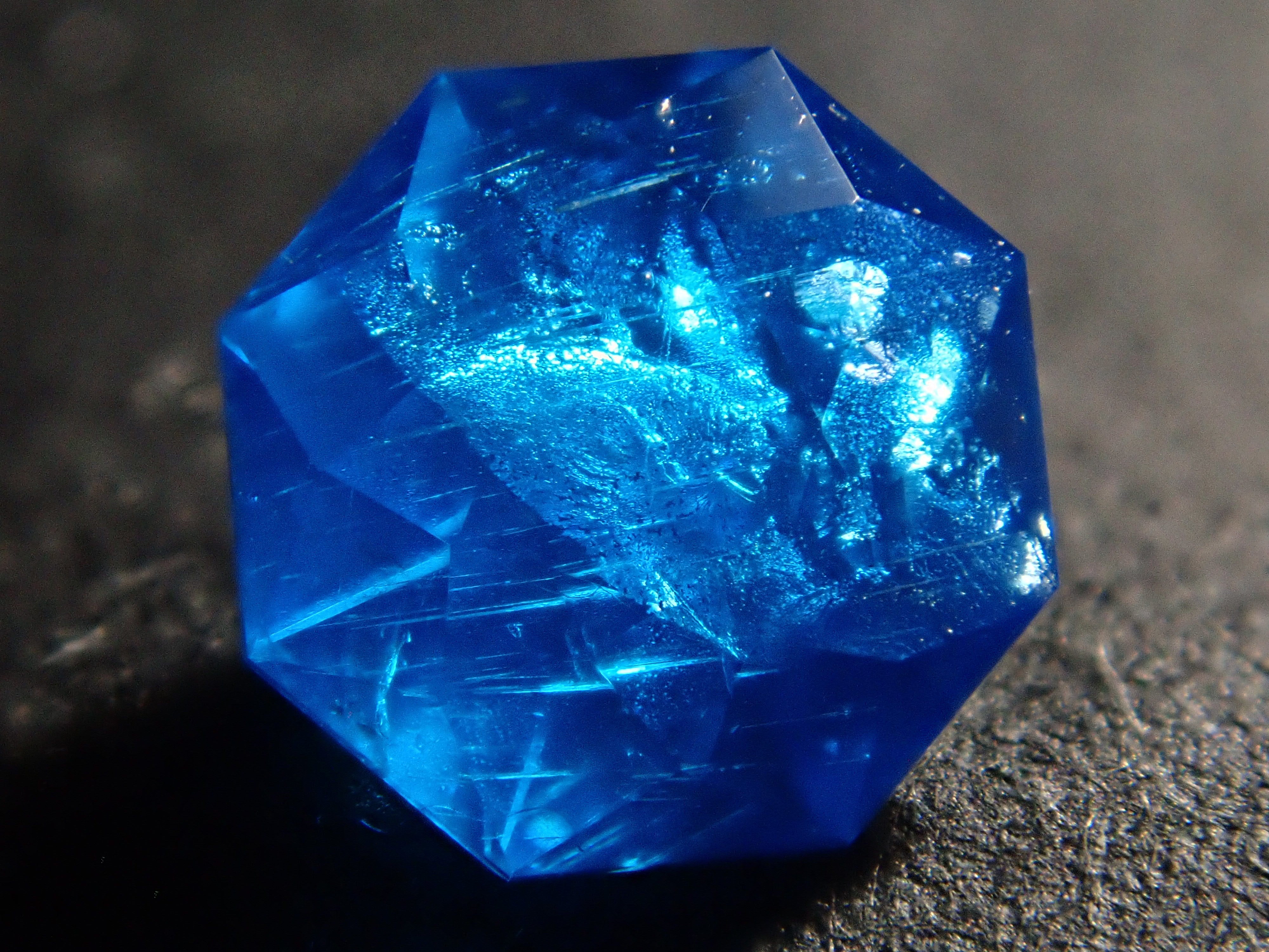 【11/6 22時販売】マダガスカル産ブルーアパタイト 0.527ctルース