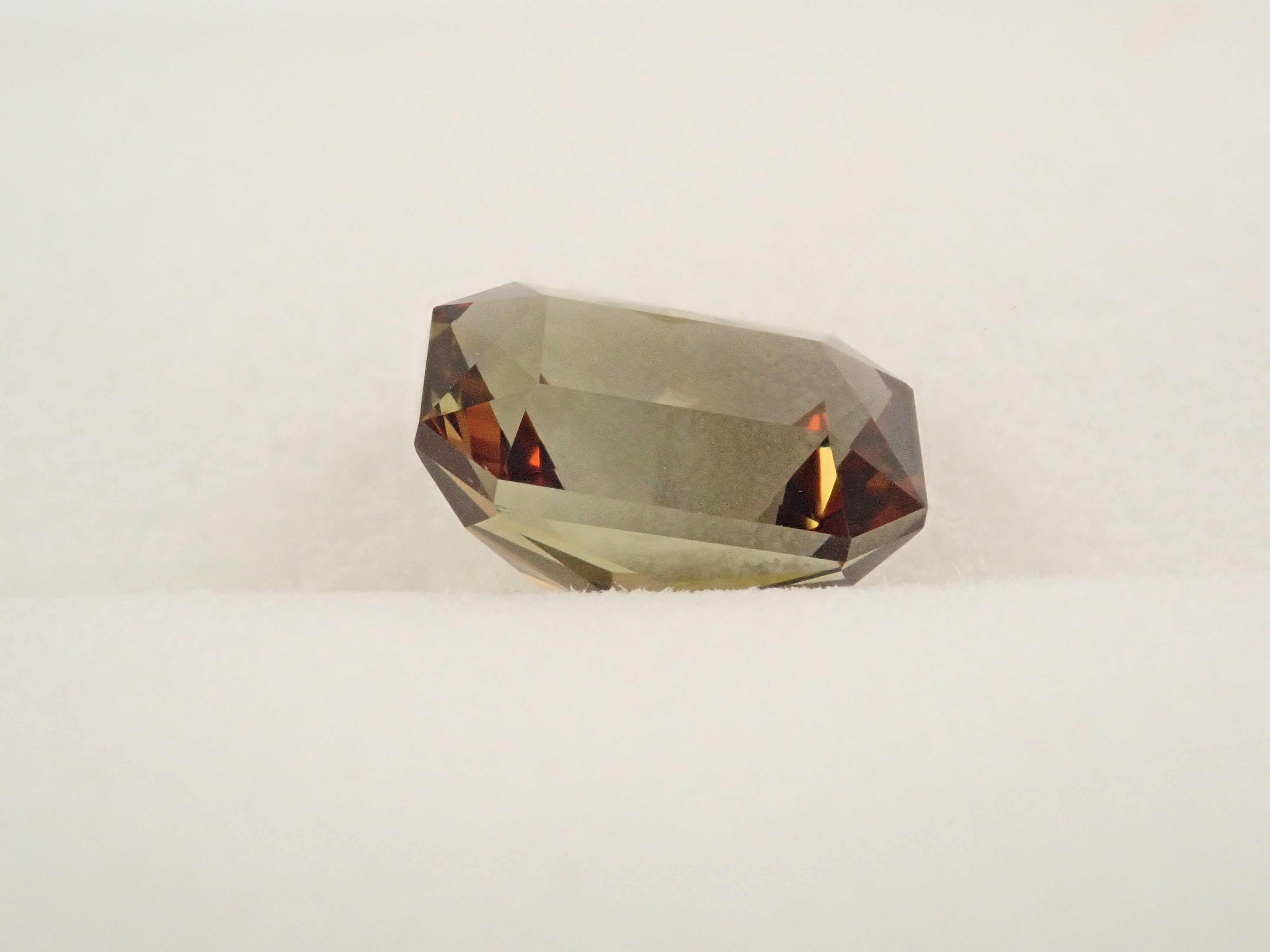 【11/6 22時販売】マダガスカル産アンダリュサイト 1.967ctルース