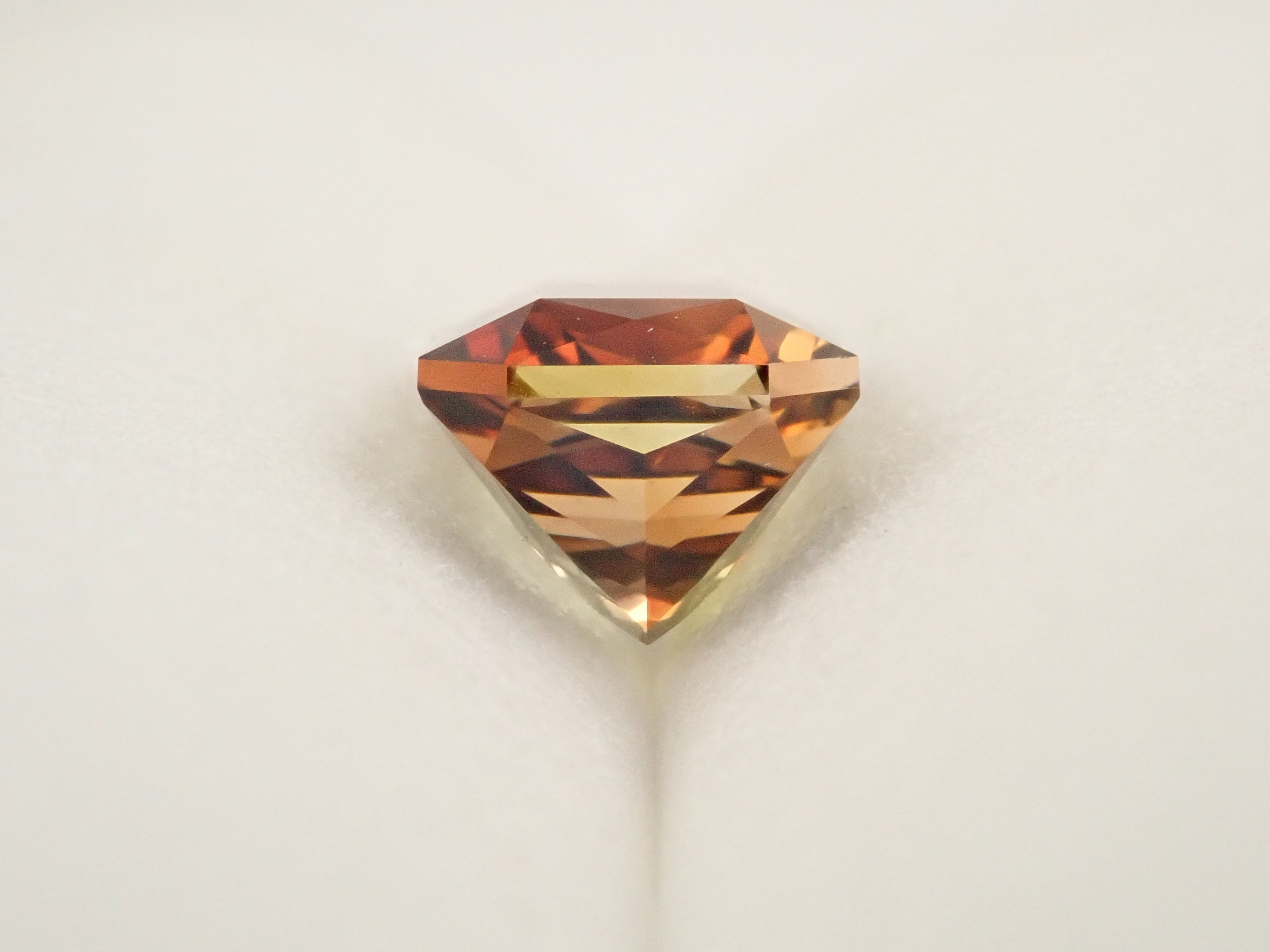 【11/6 22時販売】マダガスカル産アンダリュサイト 1.967ctルース