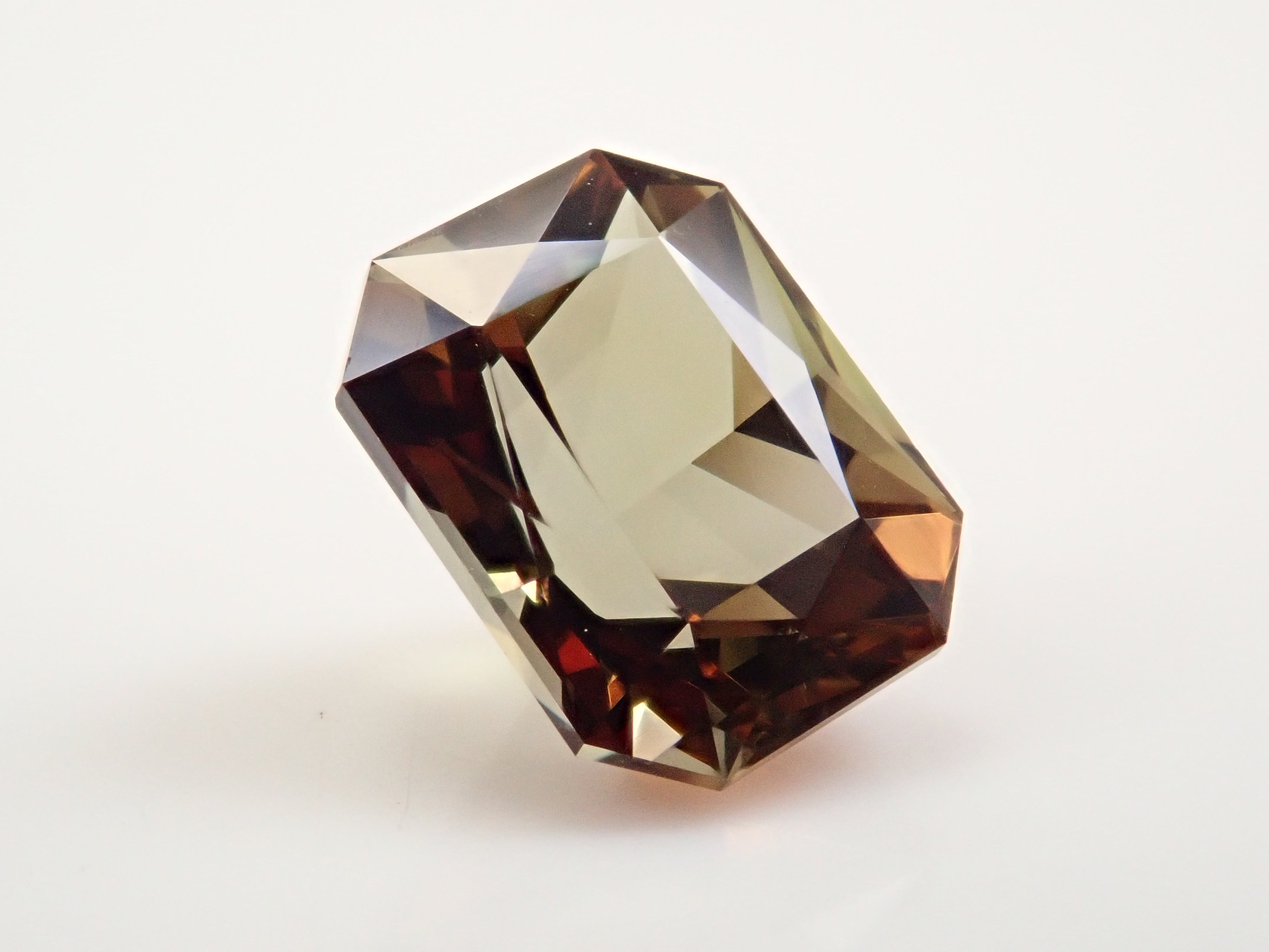 【11/6 22時販売】マダガスカル産アンダリュサイト 1.967ctルース