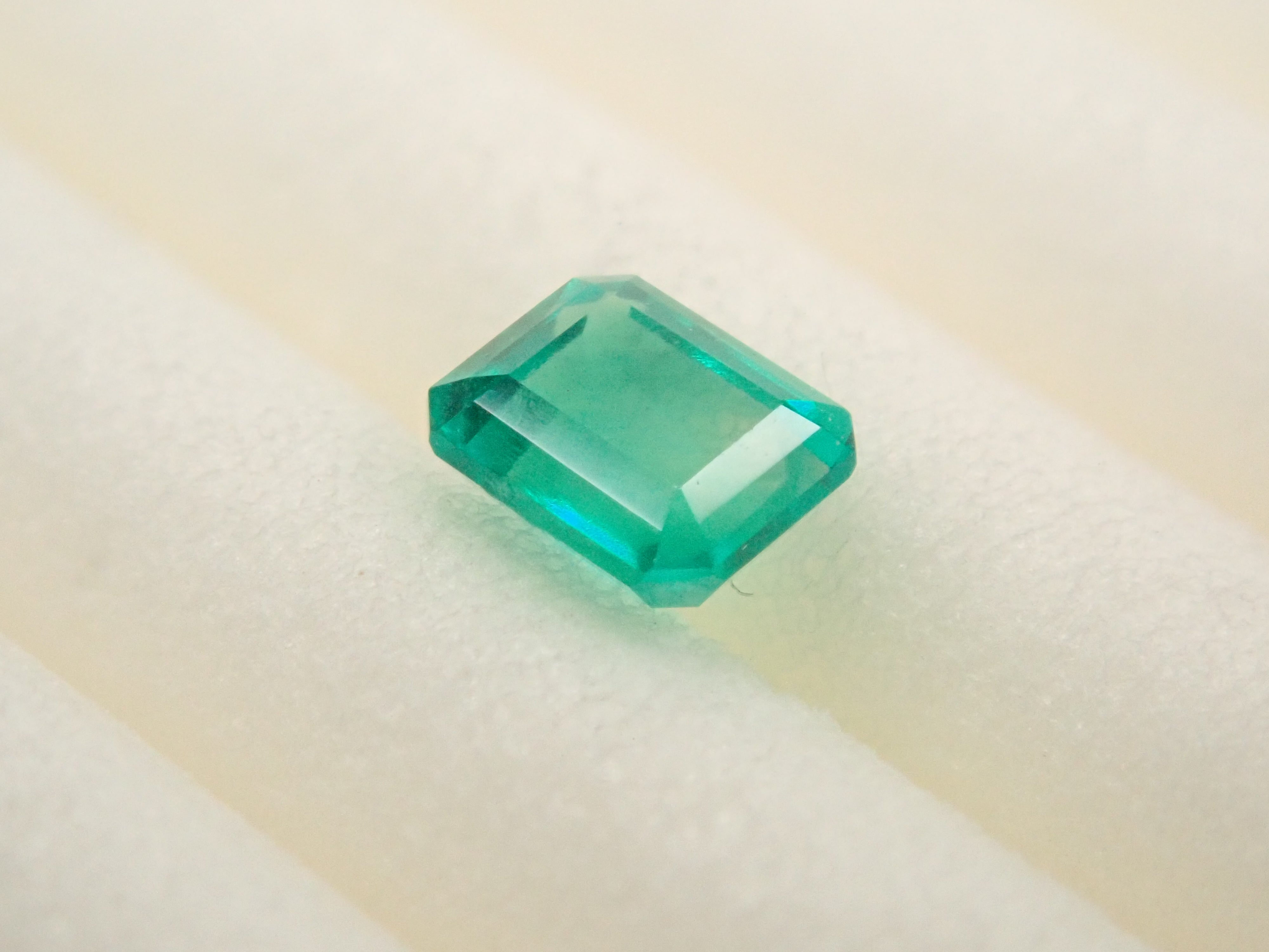 【11/3 22時販売】コロンビア産エメラルド 0.126ctルース