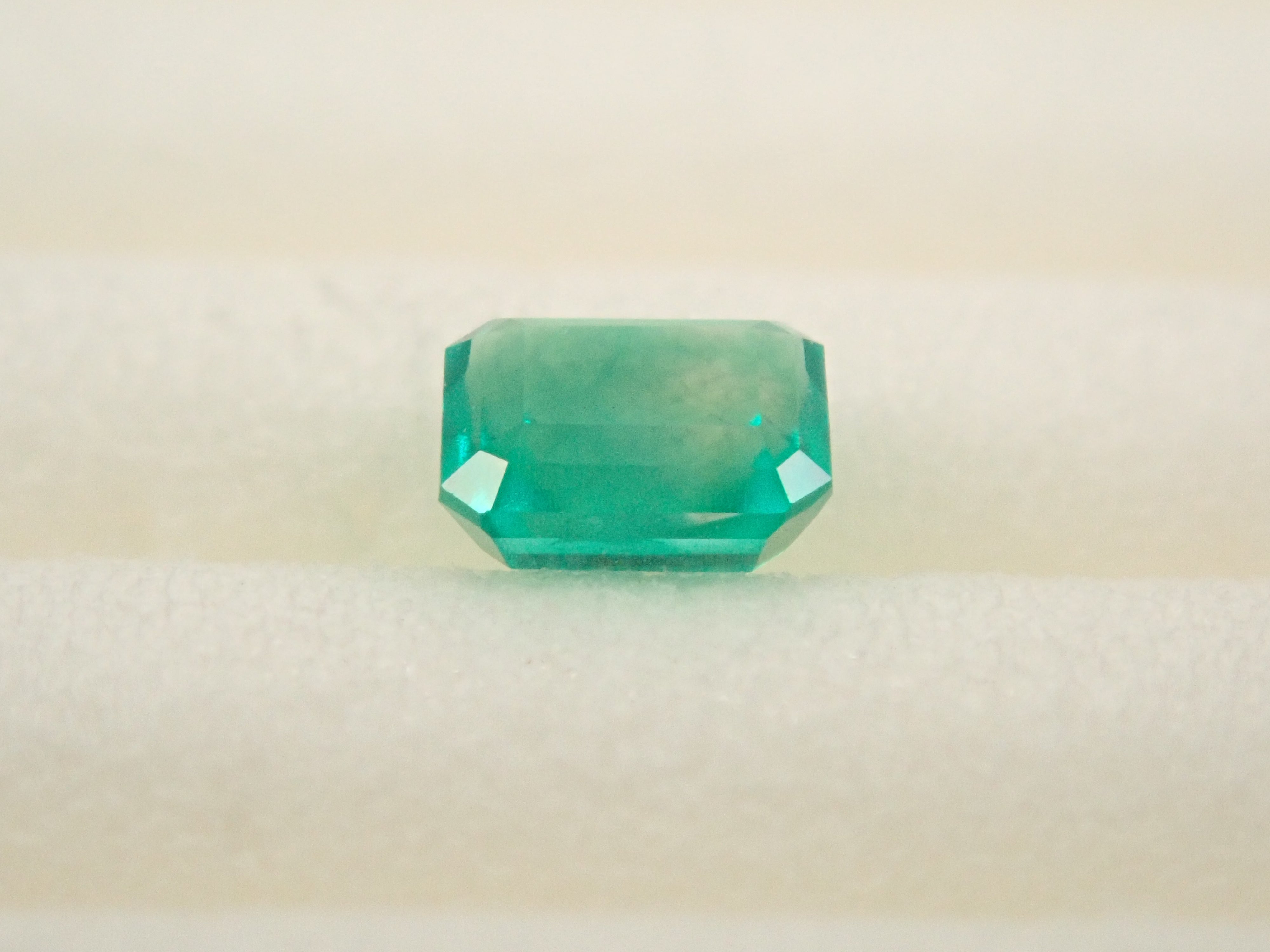 【11/3 22時販売】コロンビア産エメラルド 0.126ctルース