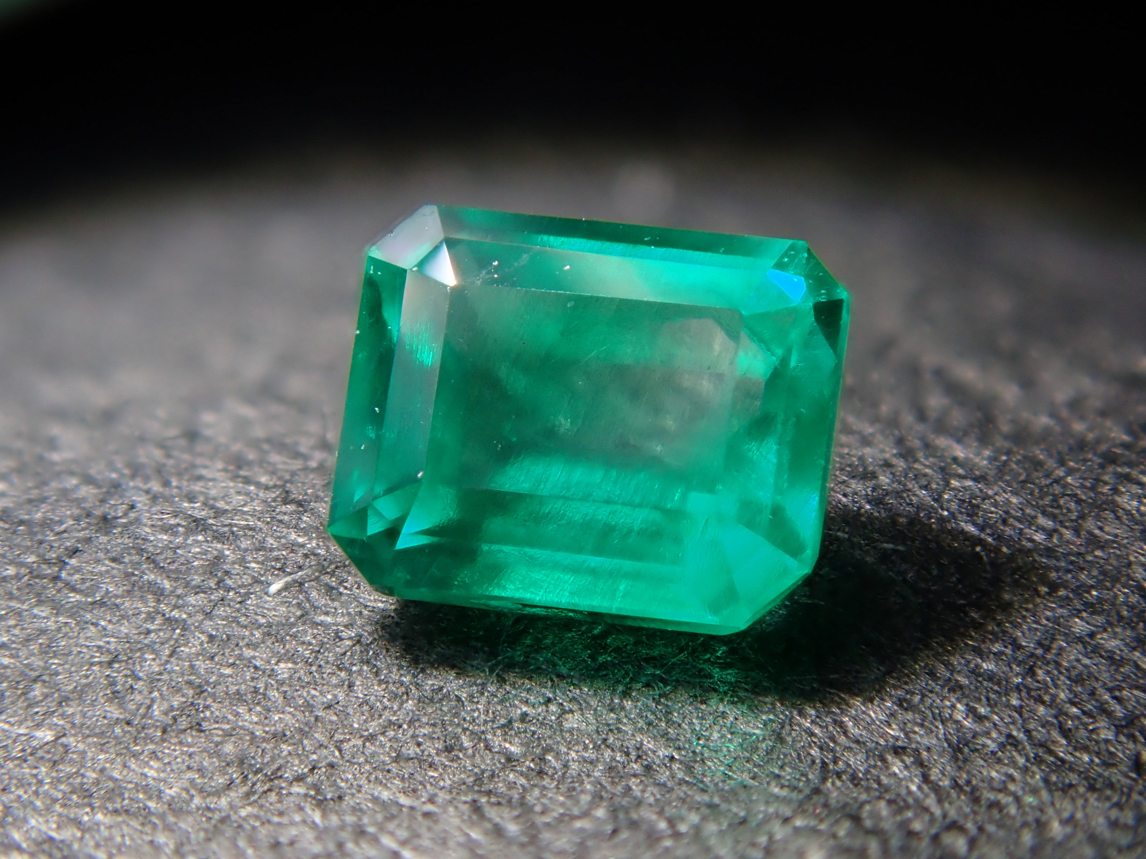 【11/3 22時販売】コロンビア産エメラルド 0.126ctルース