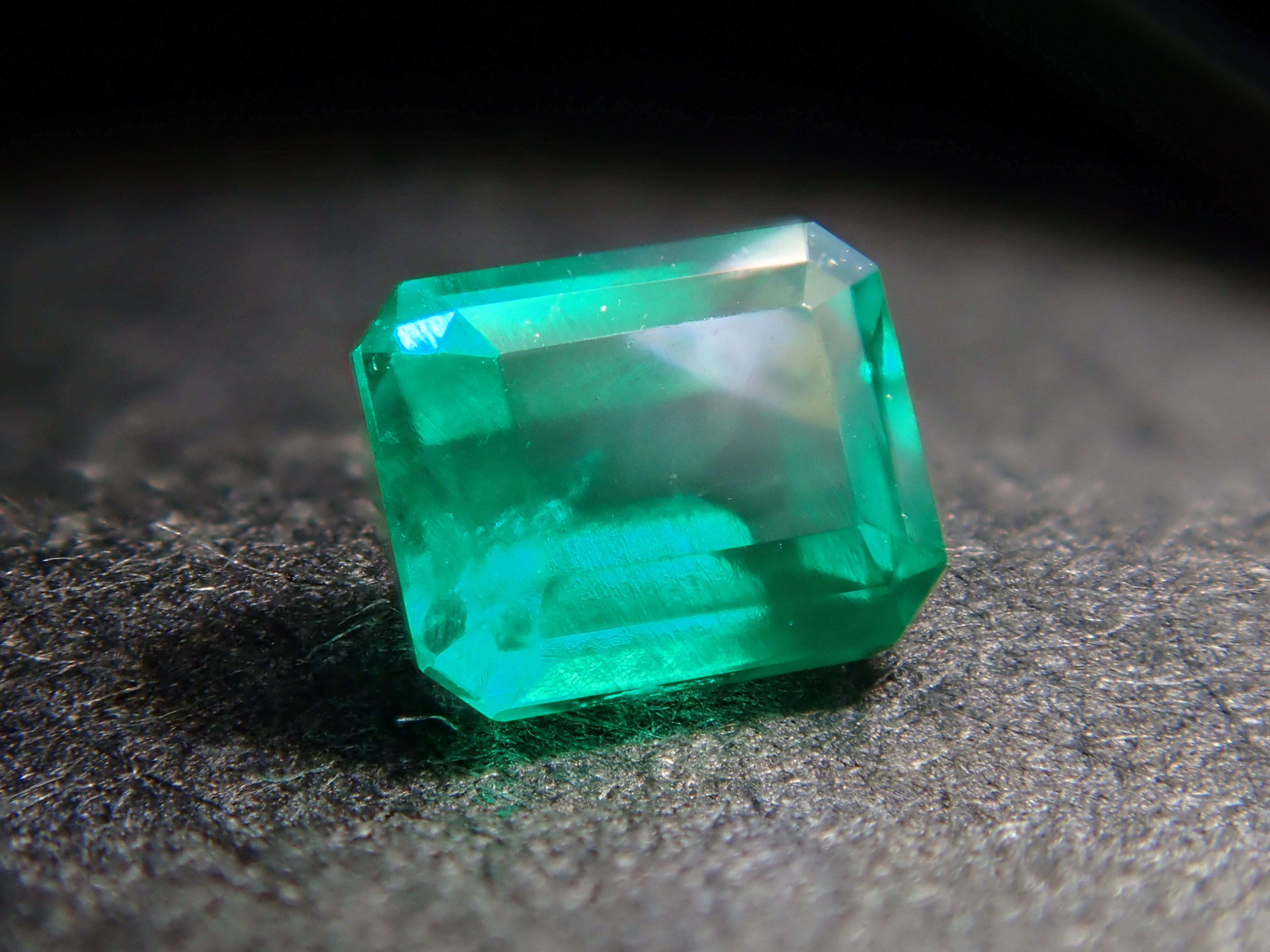 【11/3 22時販売】コロンビア産エメラルド 0.126ctルース