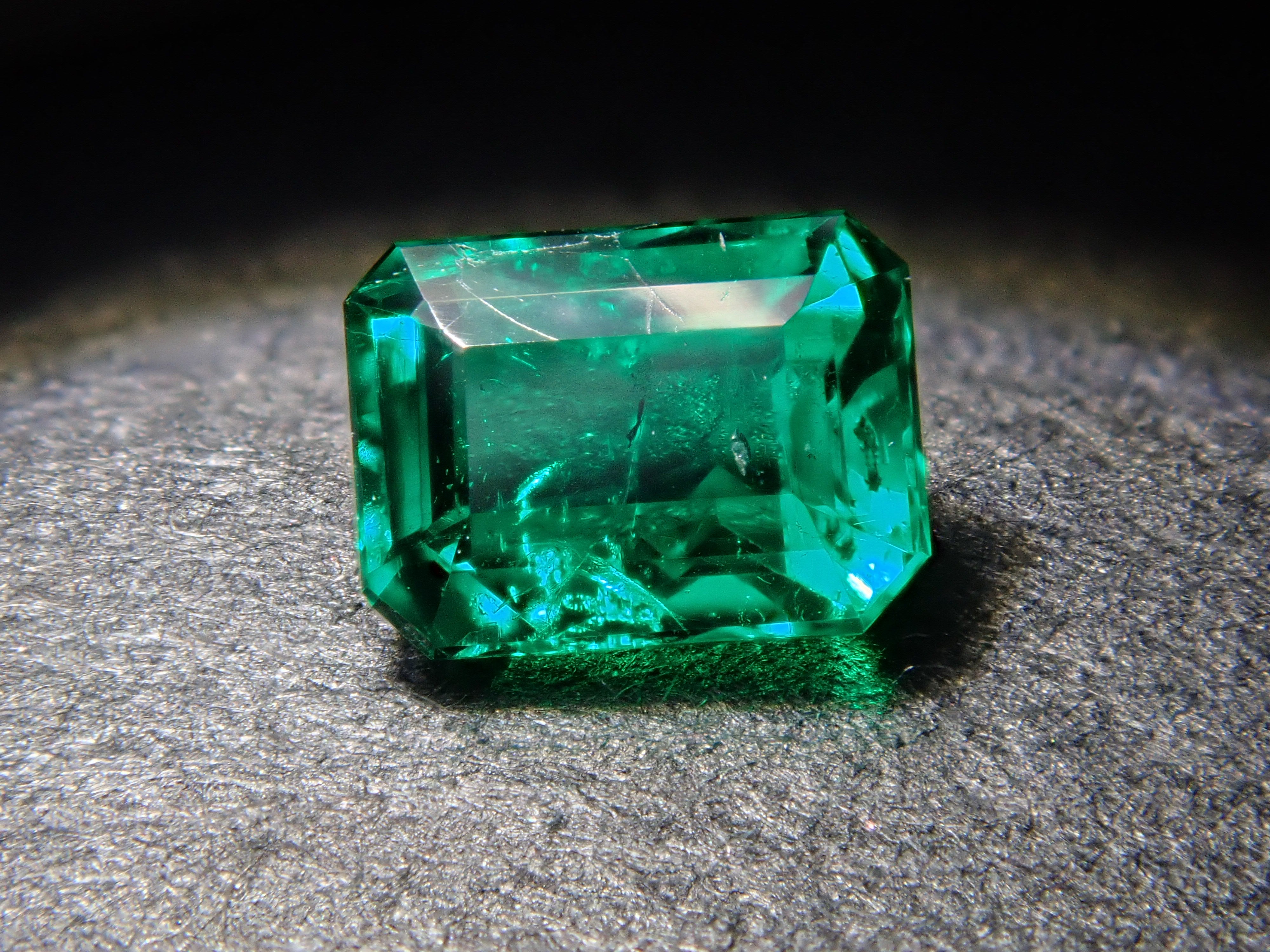 【11/3 22時販売】コロンビア産エメラルド 0.176ctルース