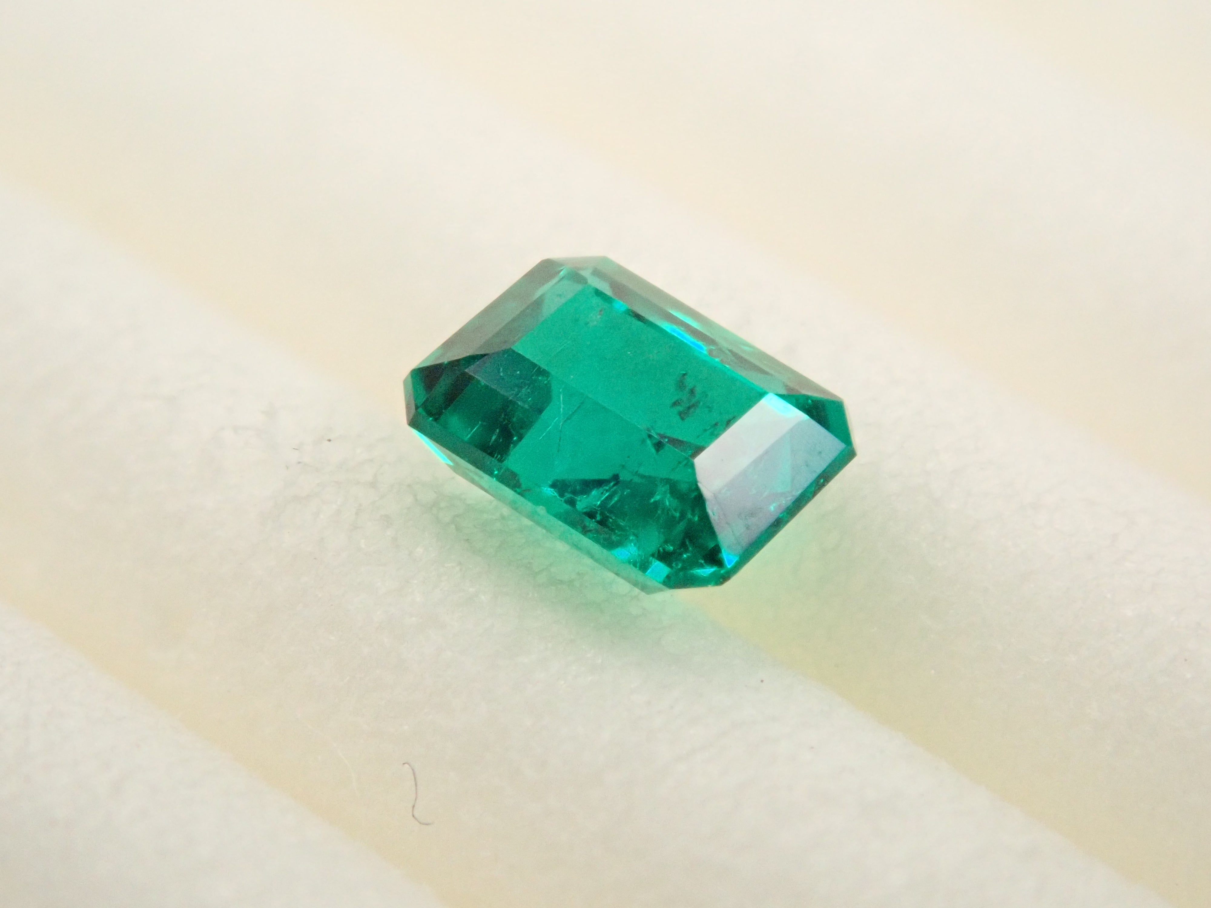 【11/3 22時販売】コロンビア産エメラルド 0.176ctルース