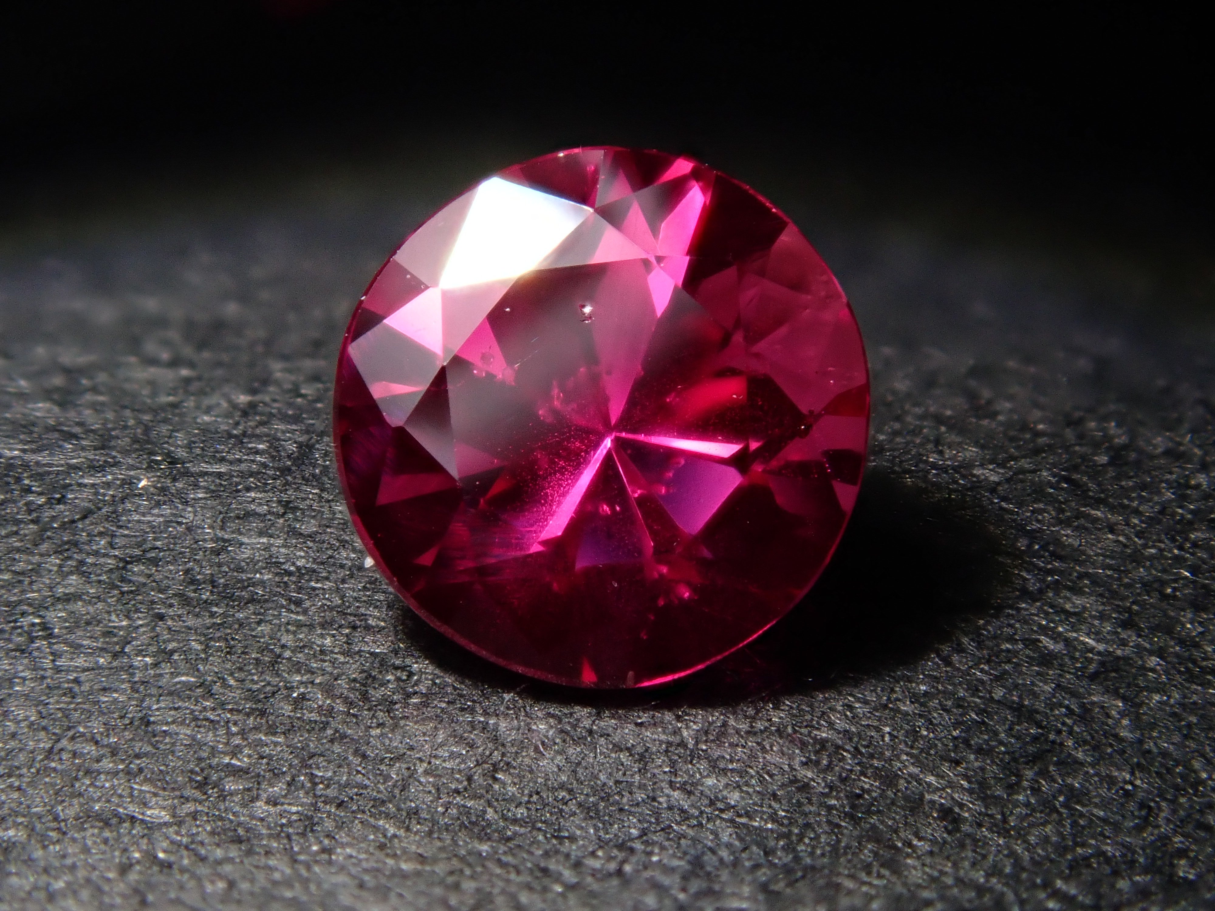 【11/3 22時販売】非加熱ルビー 4.5mm/0.430ctルース GIT