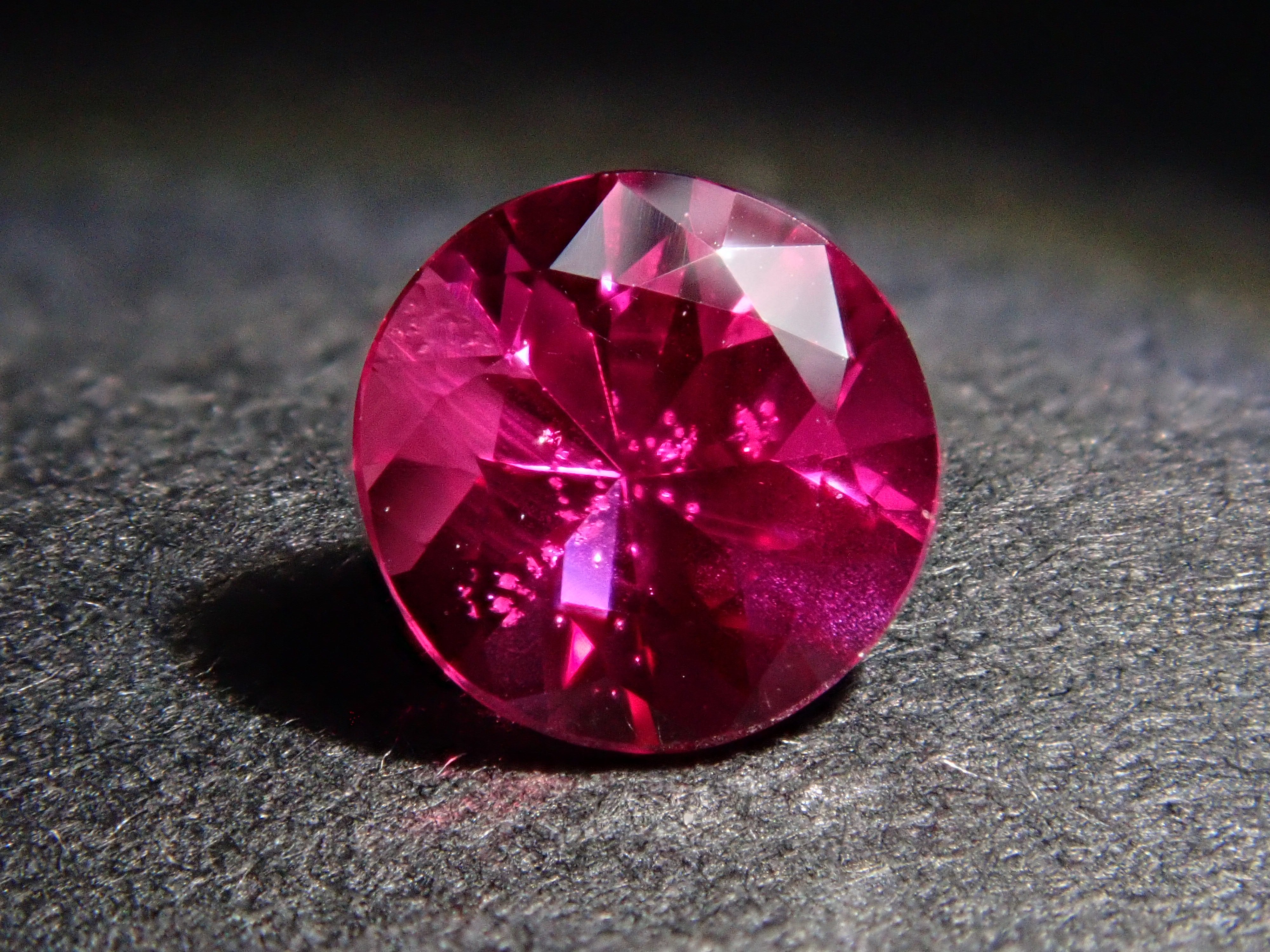 【11/3 22時販売】非加熱ルビー 4.5mm/0.430ctルース GIT