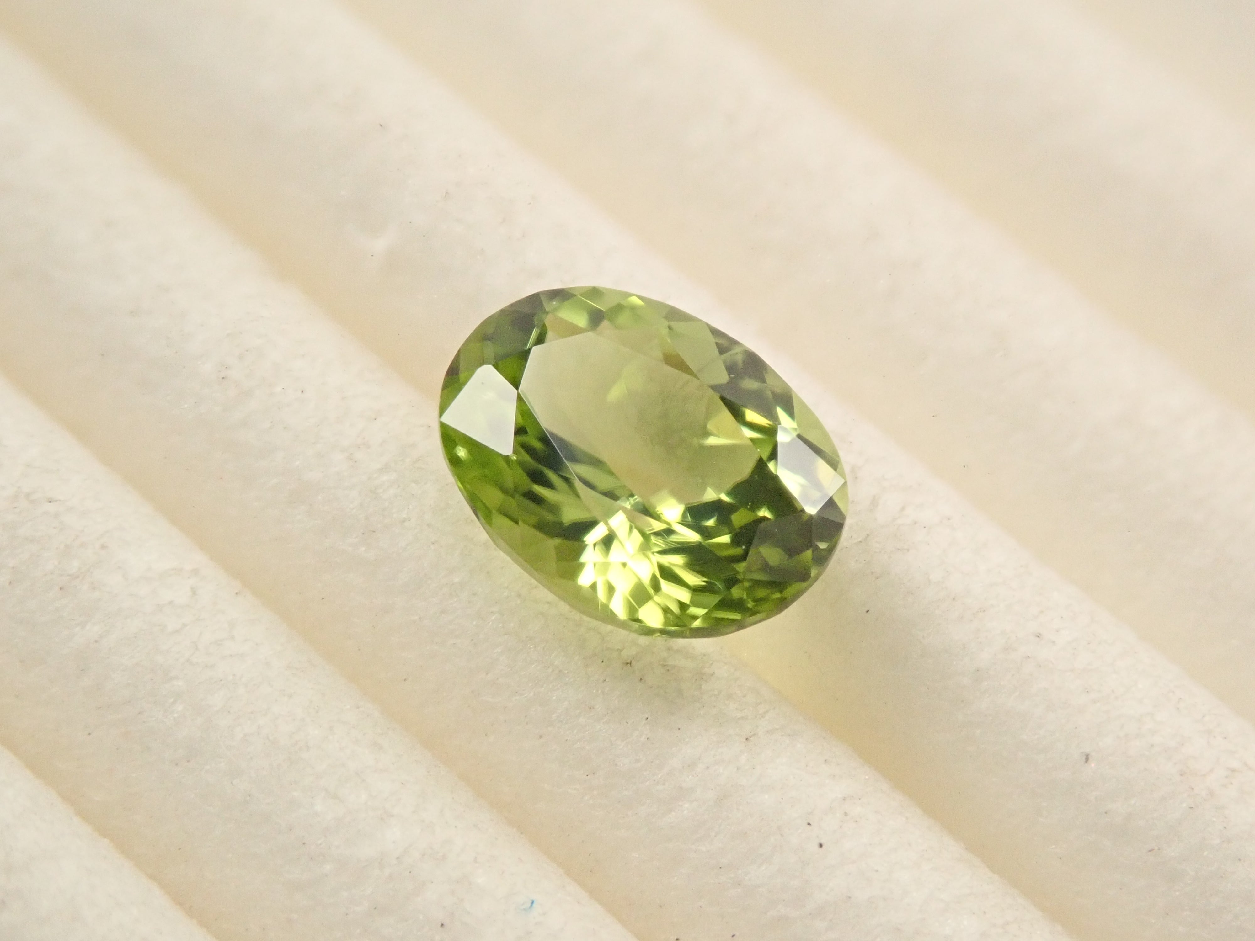 パキスタン産ペリドット 0.649ctルース