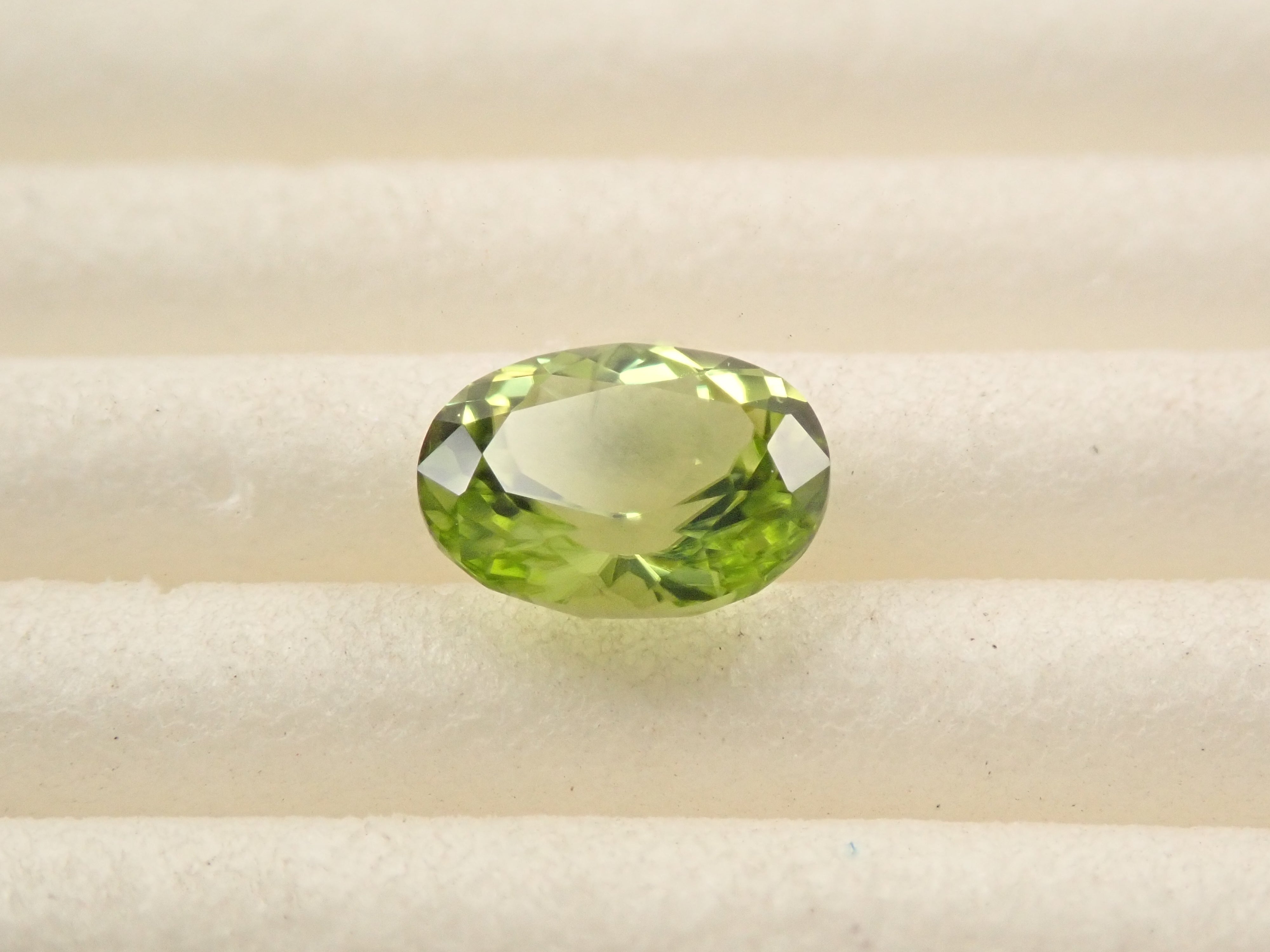 パキスタン産ペリドット 0.649ctルース
