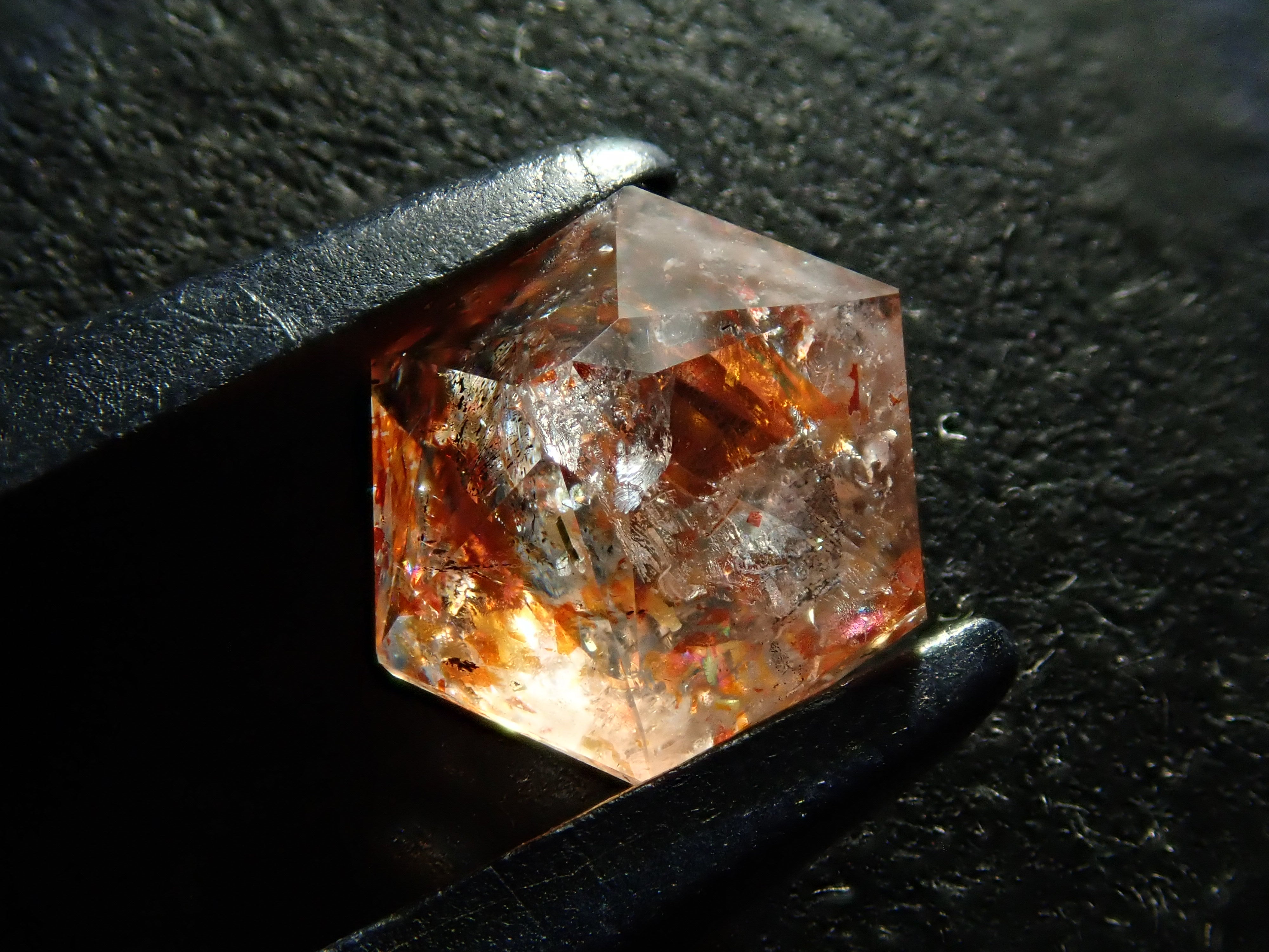 タンザニア産サンストーン(イリュージョンサンストーン) 0.777ctルース