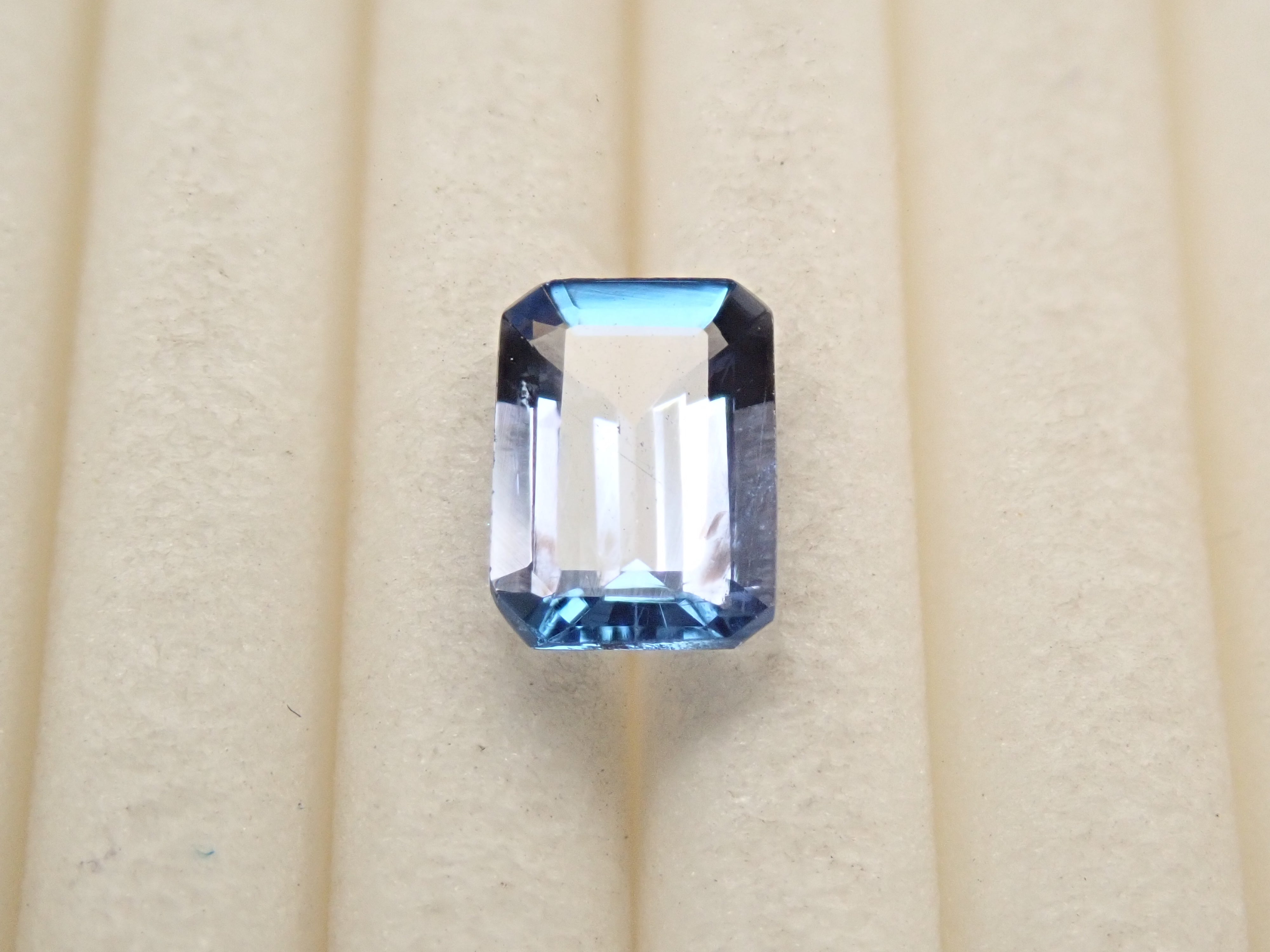 タンザニア産ブルーゾイサイト 0.473ctルース