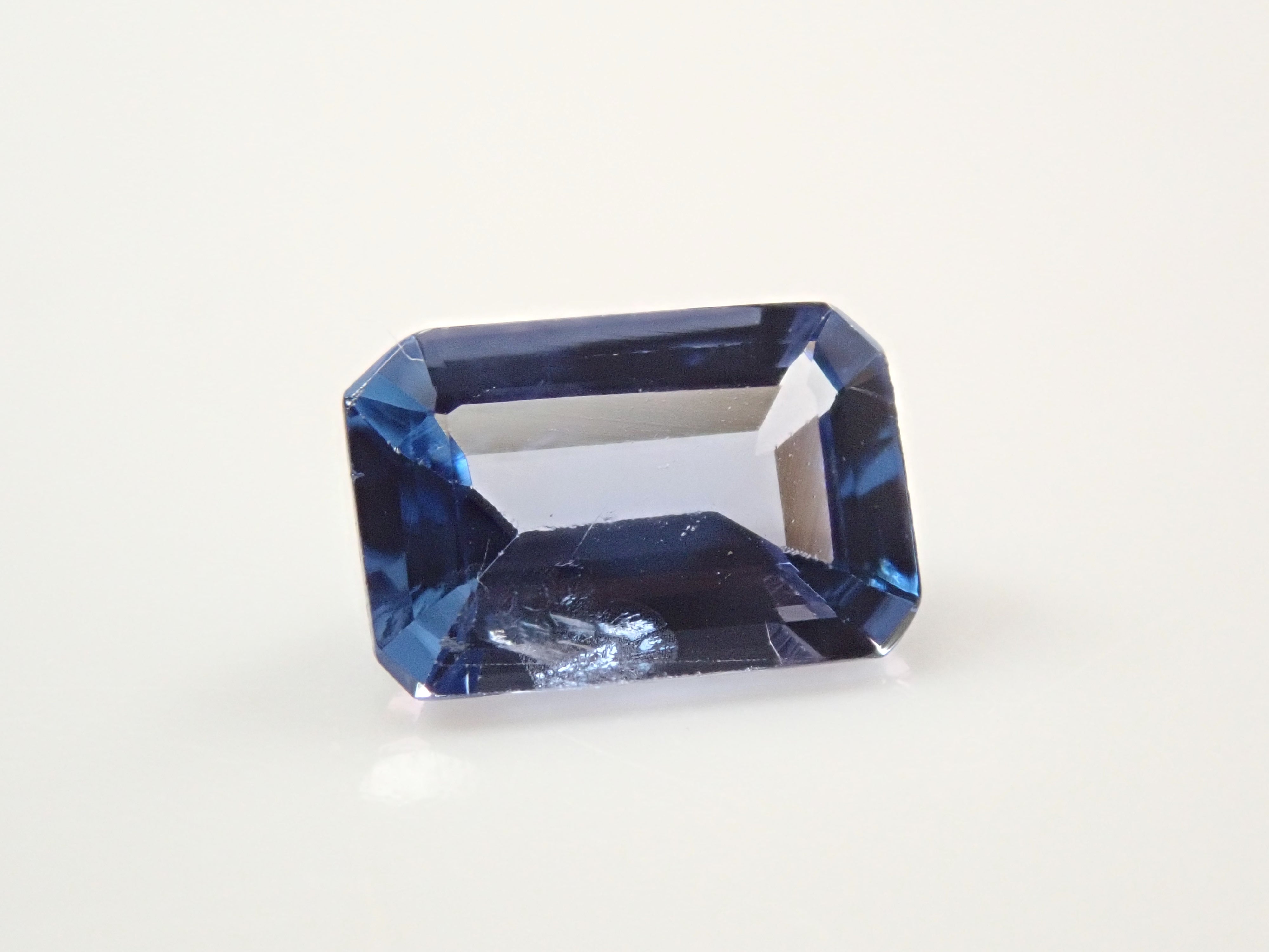 タンザニア産ブルーゾイサイト 0.473ctルース