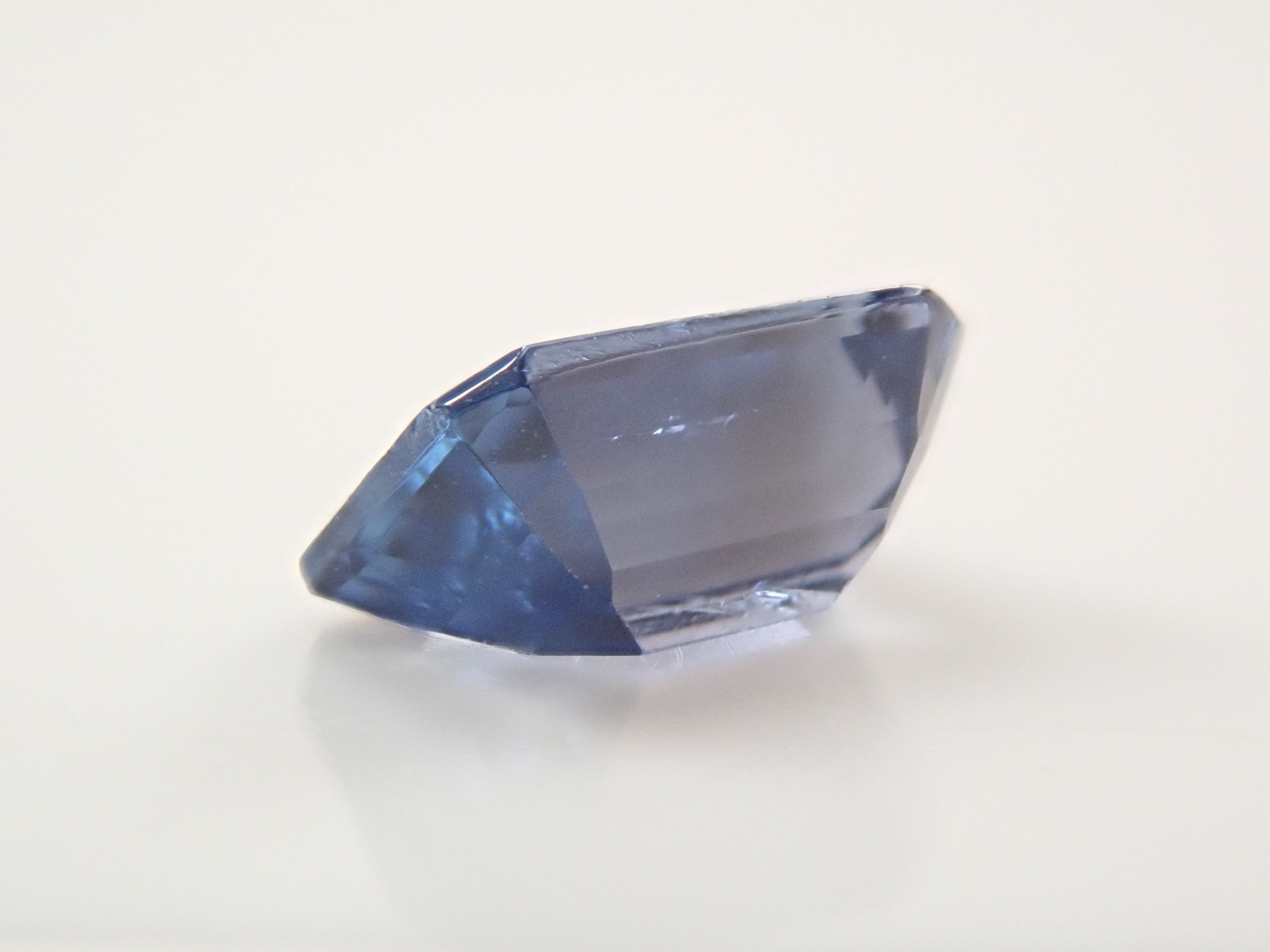 タンザニア産ブルーゾイサイト 0.473ctルース