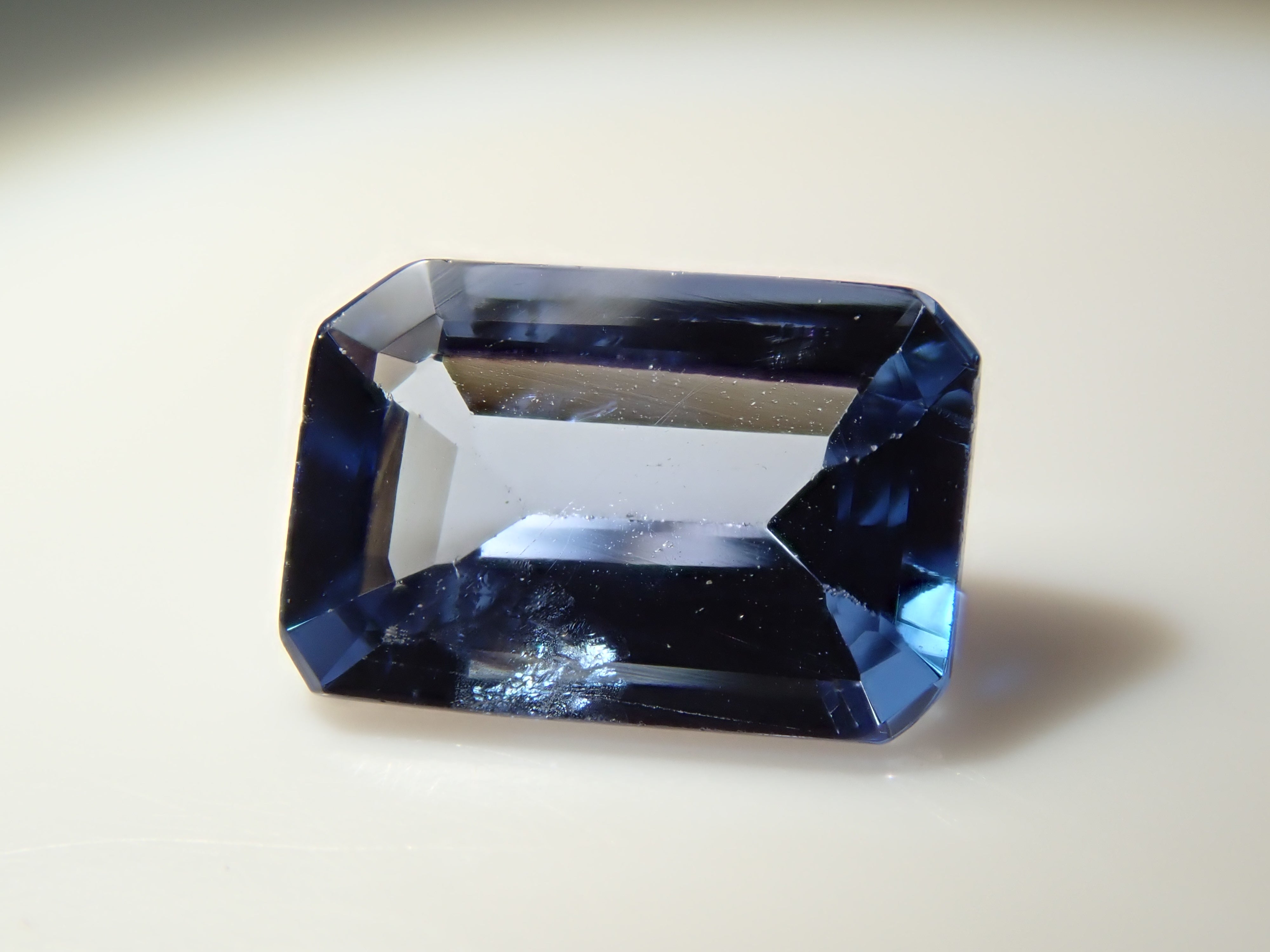 タンザニア産ブルーゾイサイト 0.473ctルース