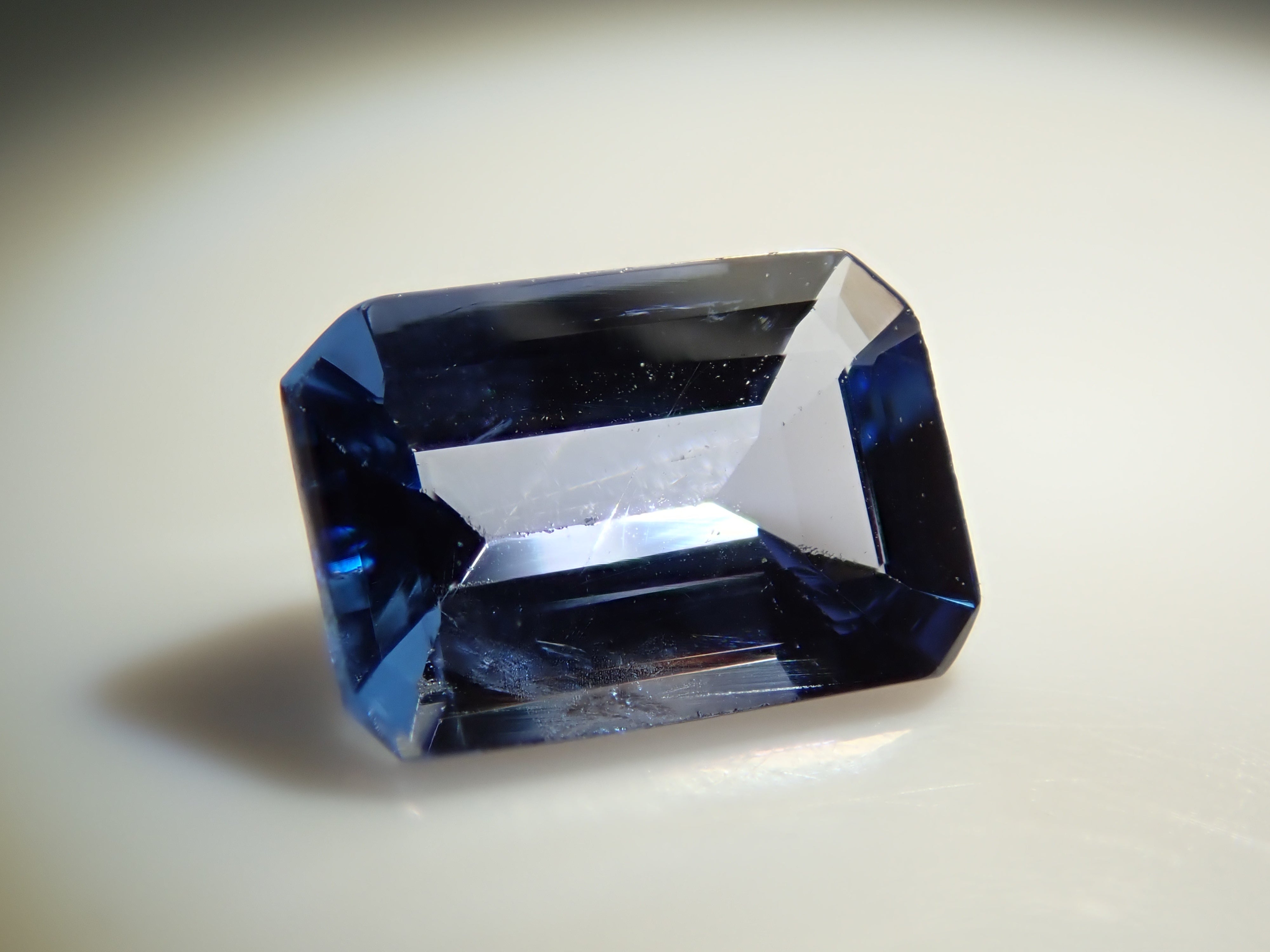 タンザニア産ブルーゾイサイト 0.473ctルース