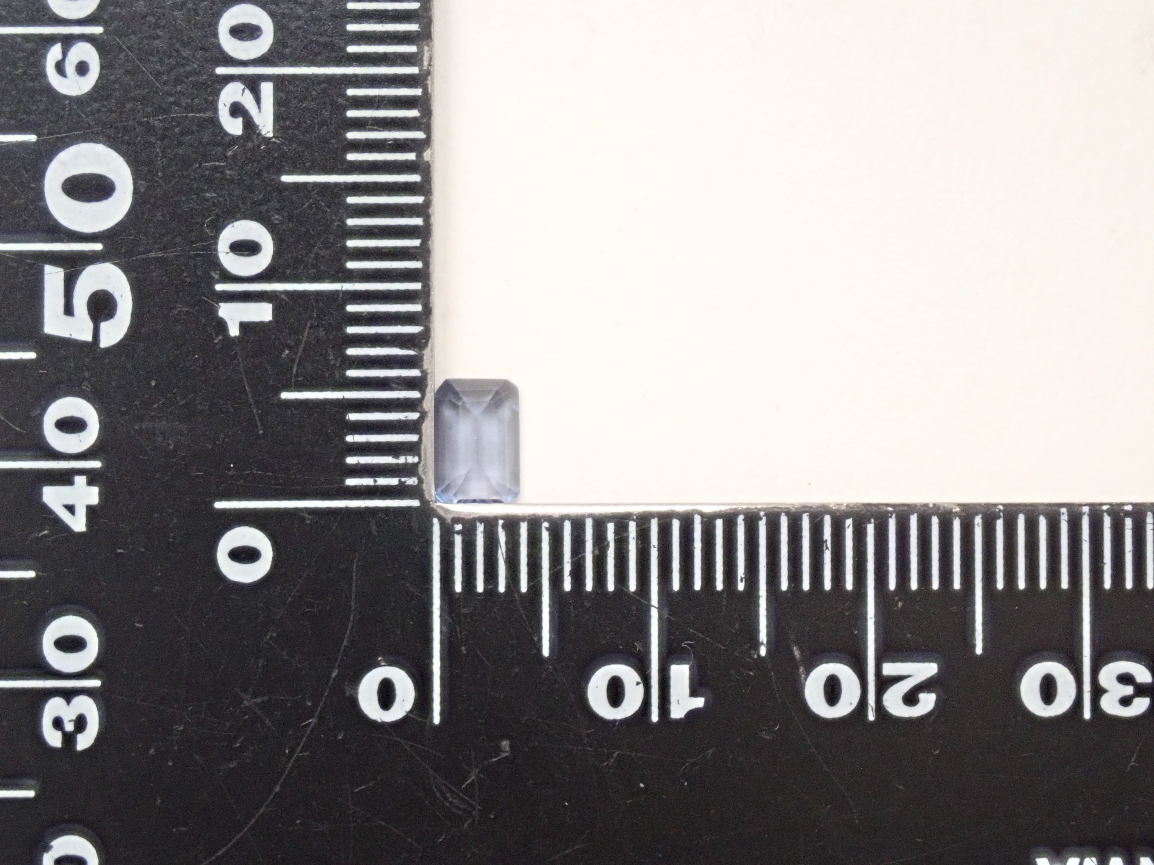 タンザニア産ブルーゾイサイト 0.473ctルース