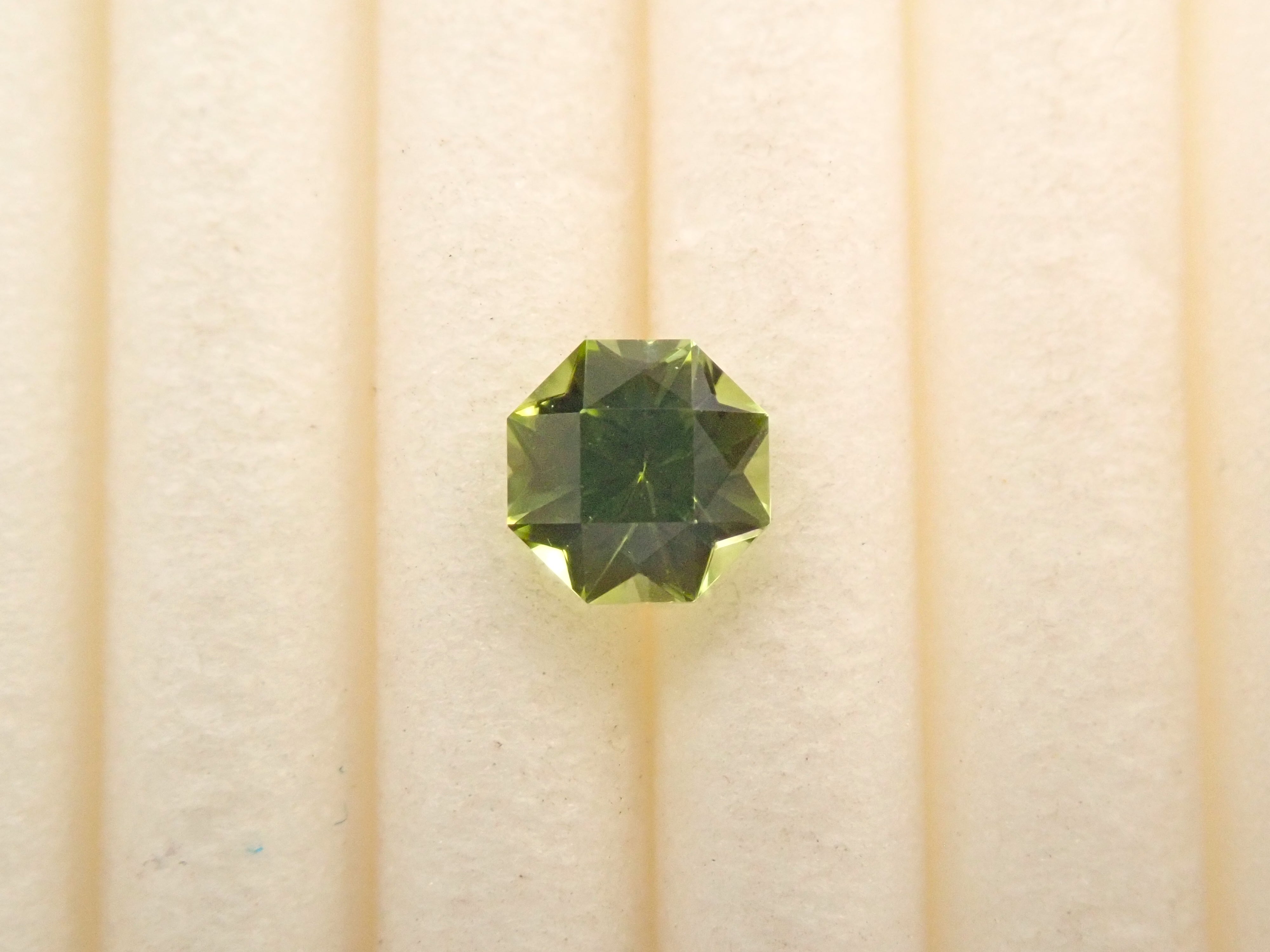 アメリカ産ペリドット 0.283ctルース