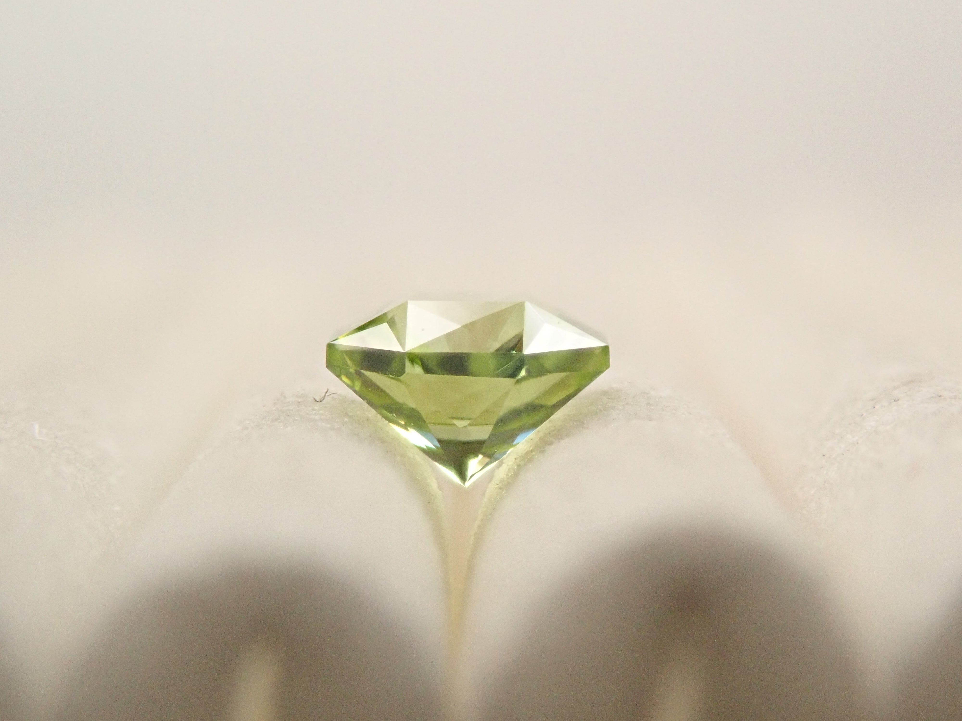 アメリカ産ペリドット 0.283ctルース