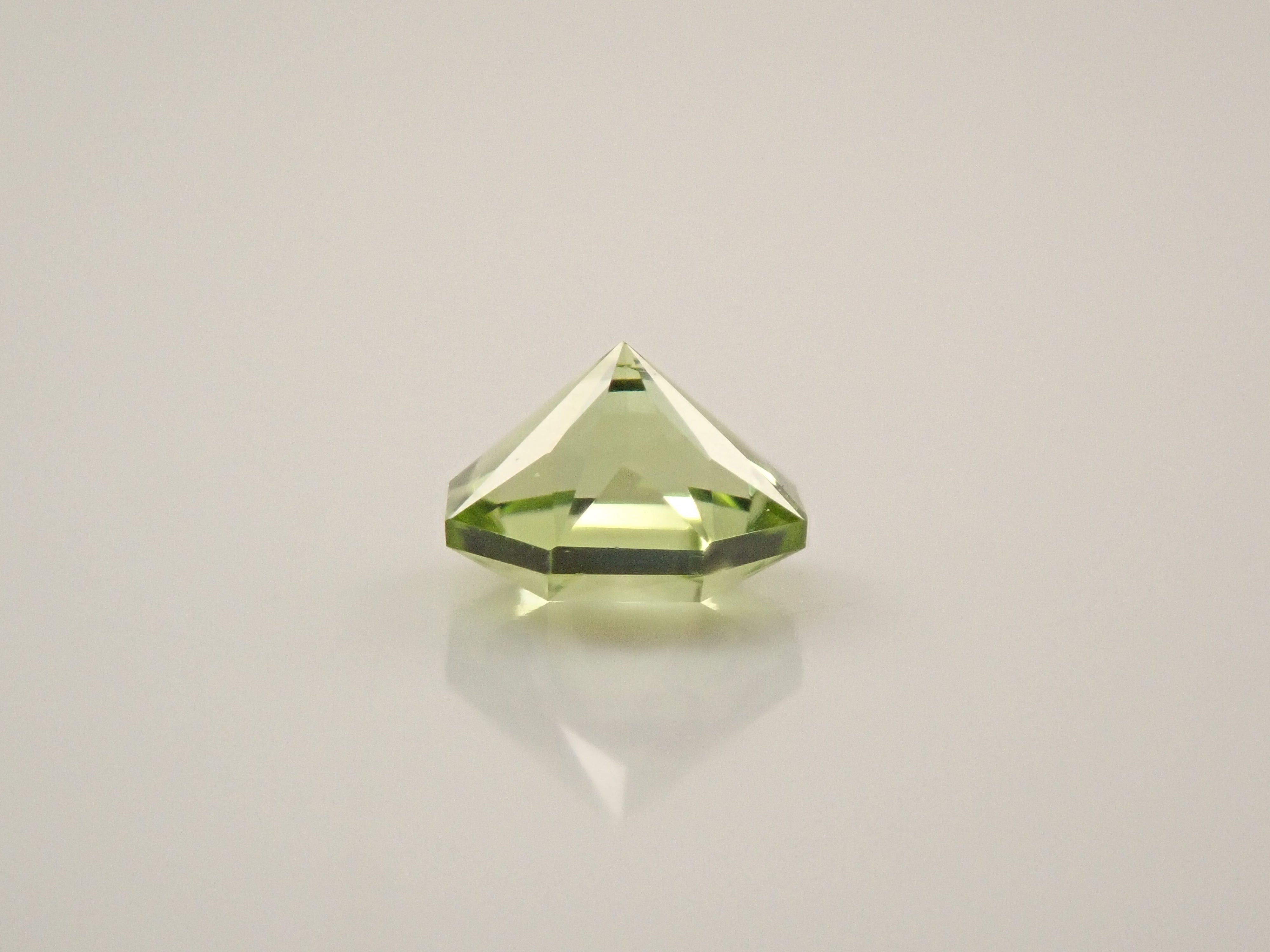 アメリカ産ペリドット 0.283ctルース