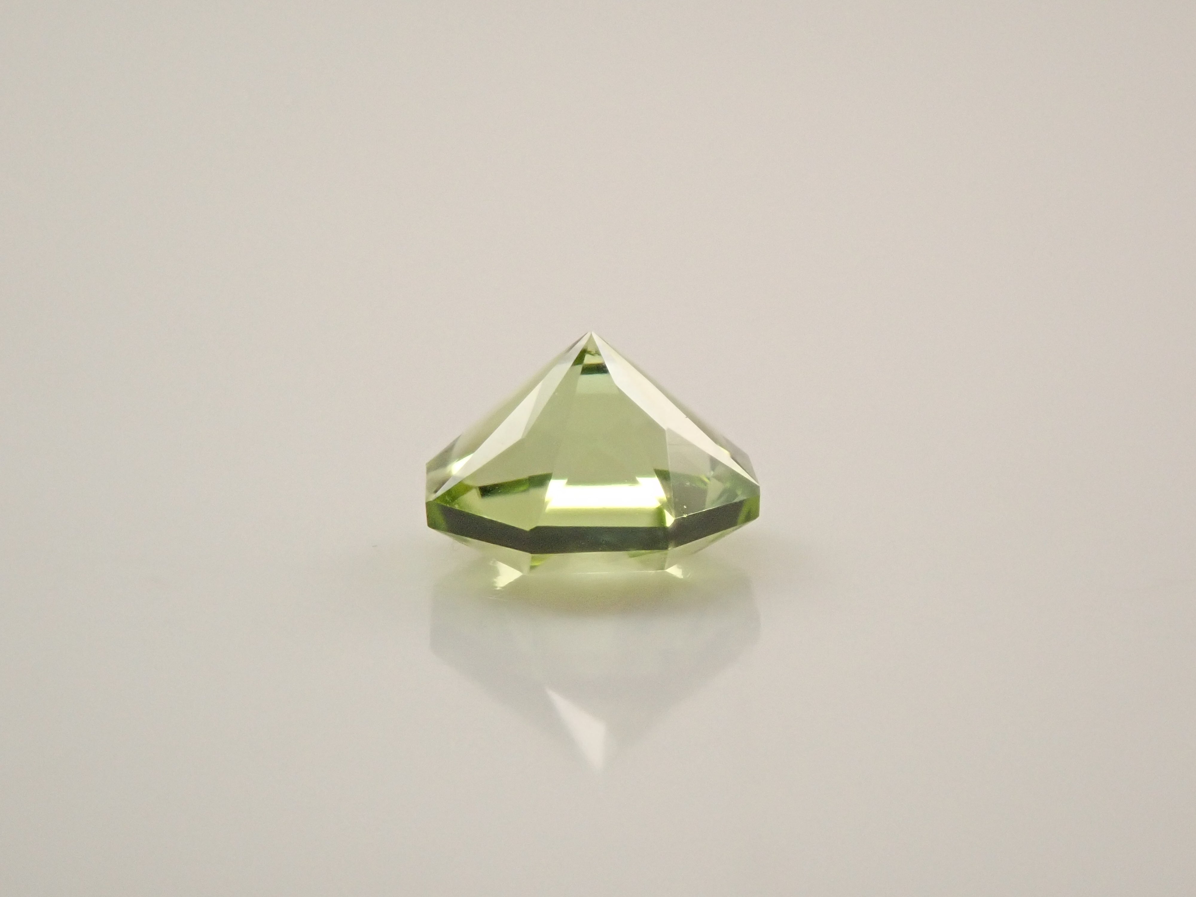 アメリカ産ペリドット 0.283ctルース