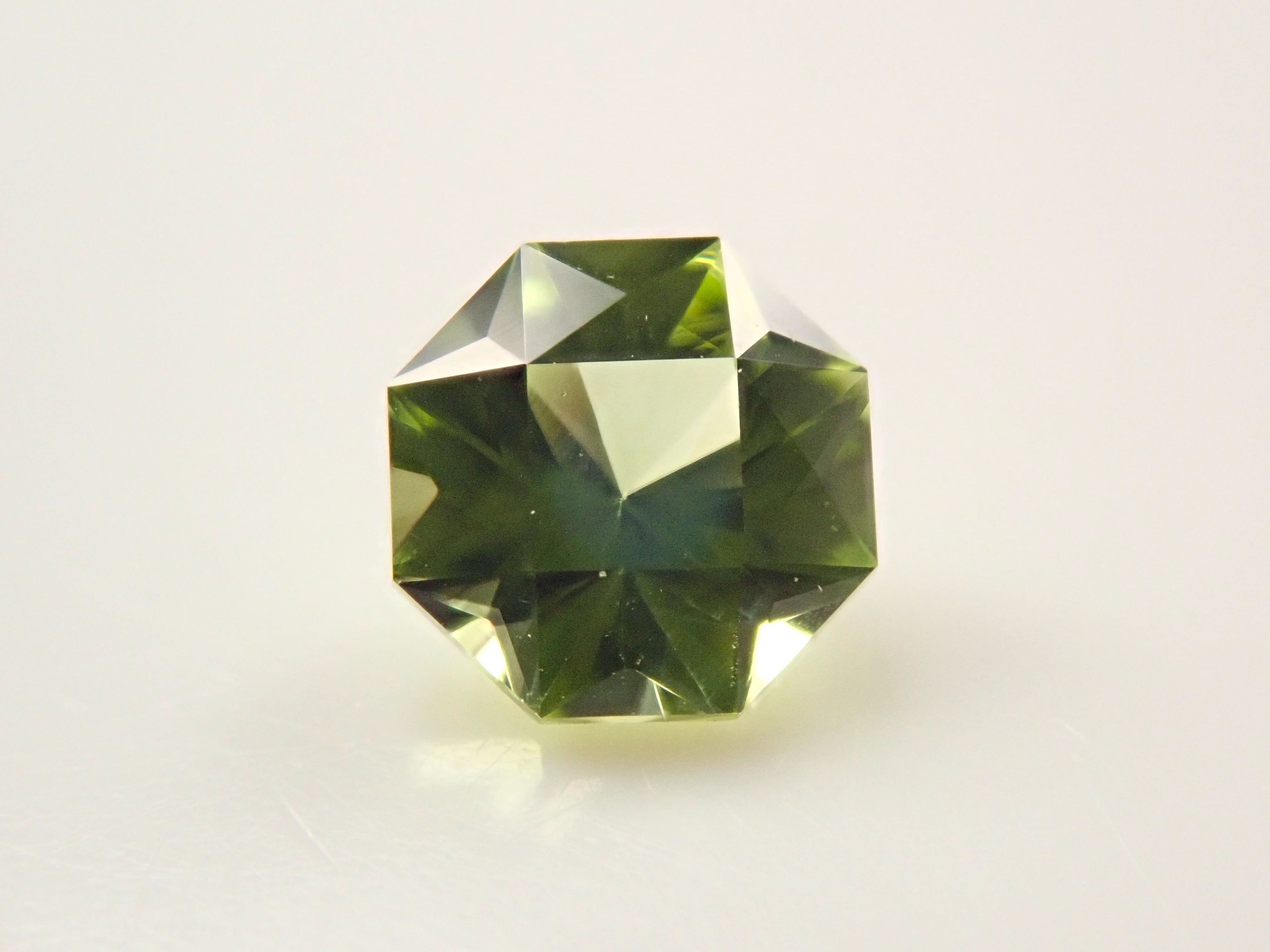 アメリカ産ペリドット 0.283ctルース