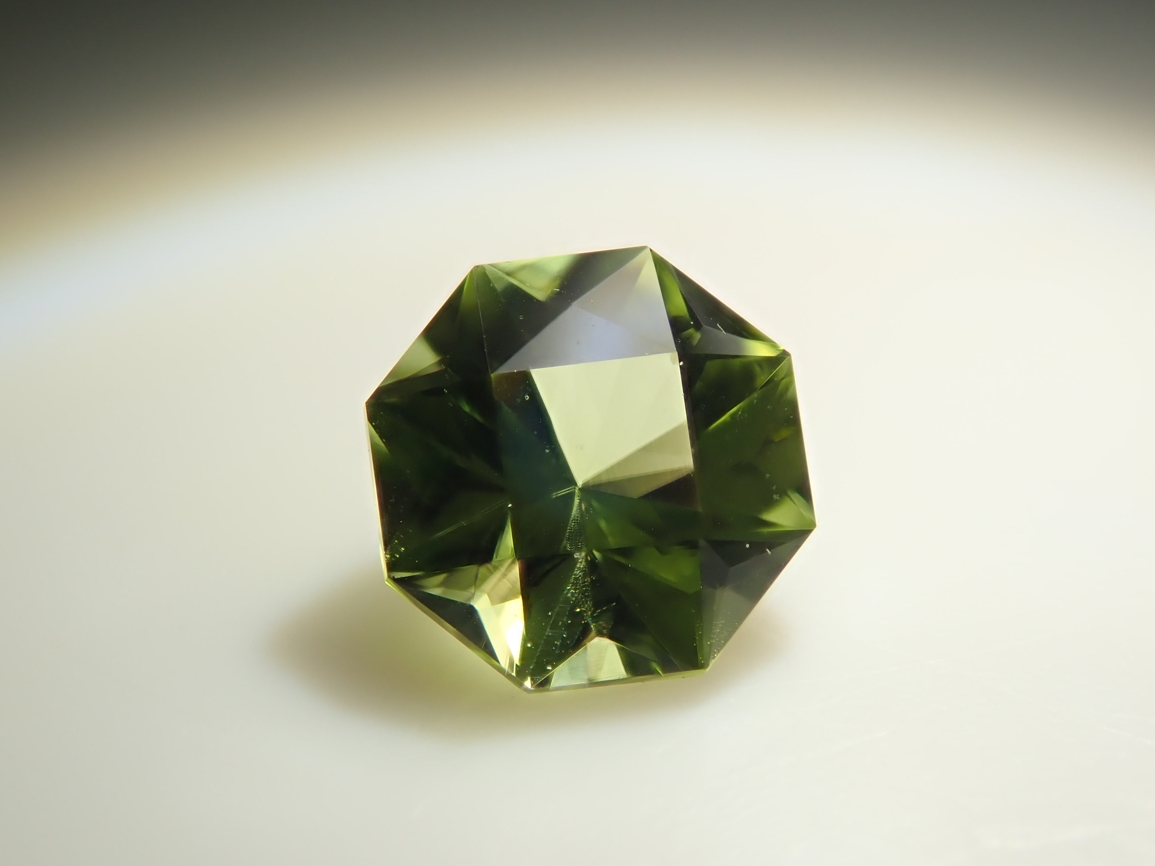 アメリカ産ペリドット 0.283ctルース