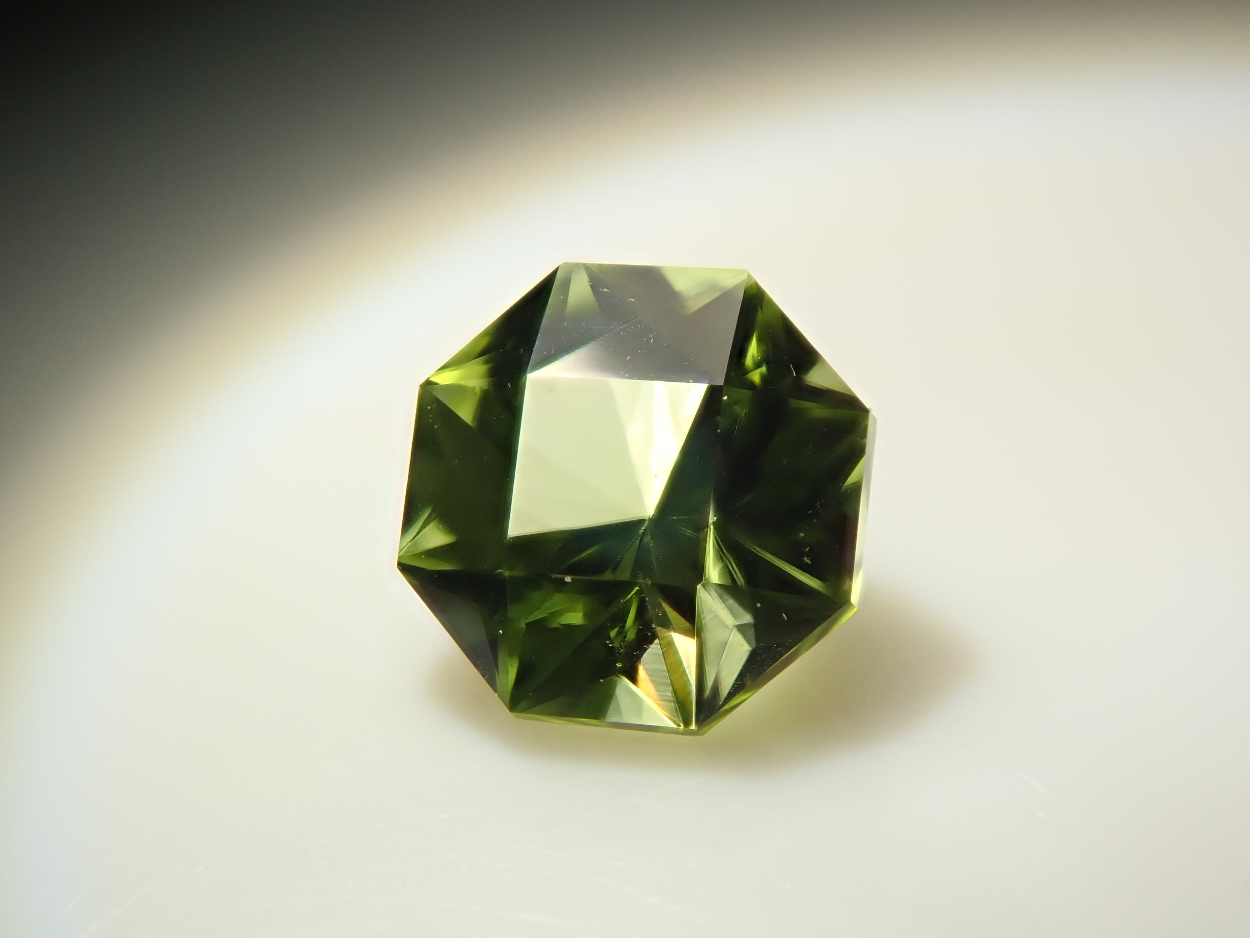 アメリカ産ペリドット 0.283ctルース