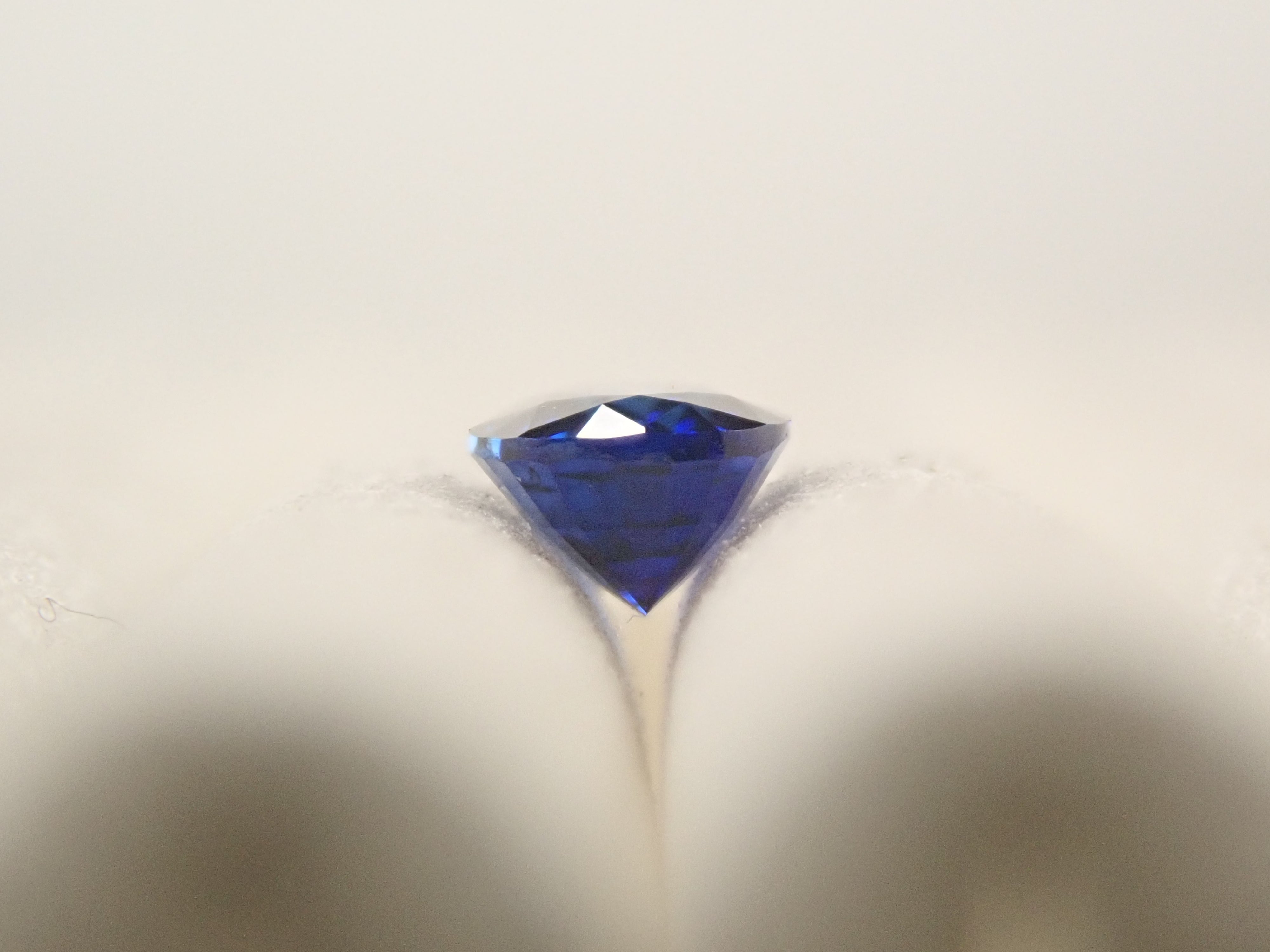 スリランカ産ブルーサファイア 0.187ctルース