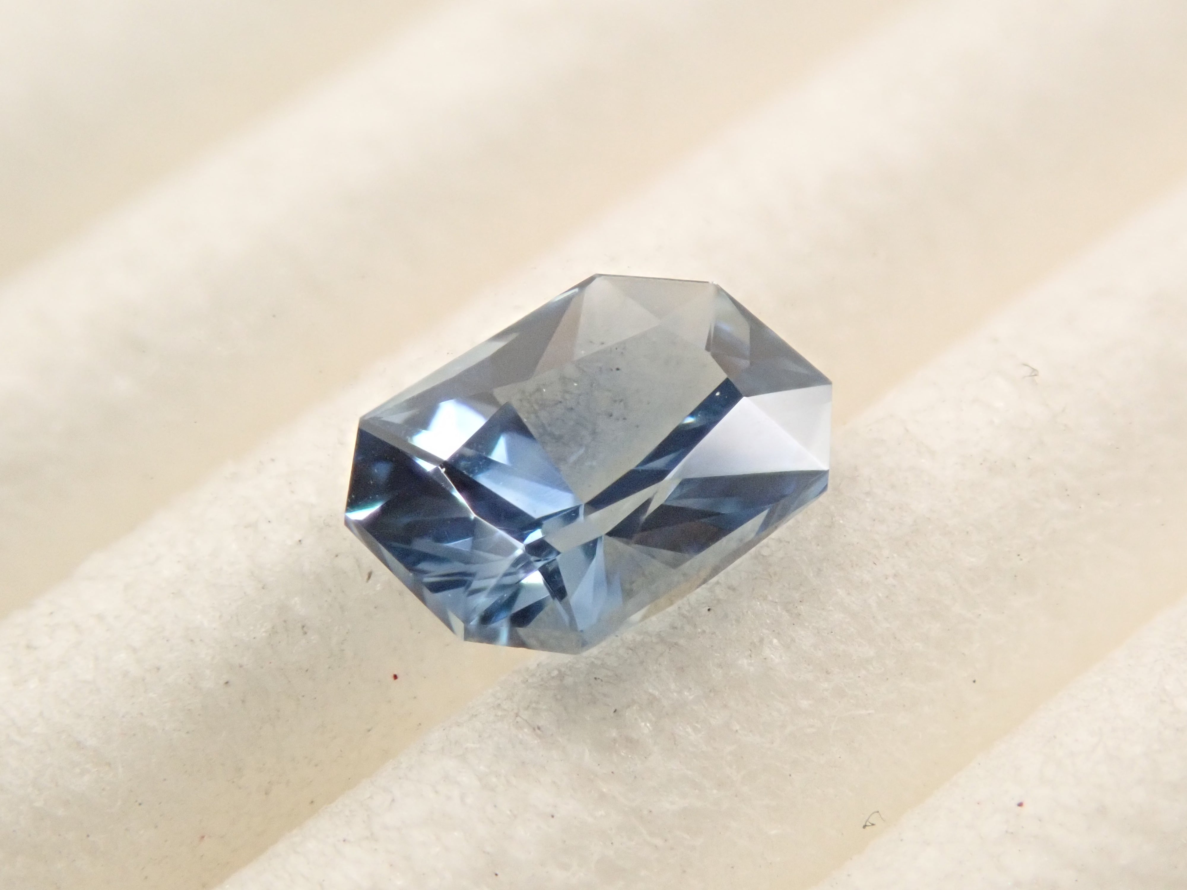 スリランカ産ブルーサファイア 0.555ctルース