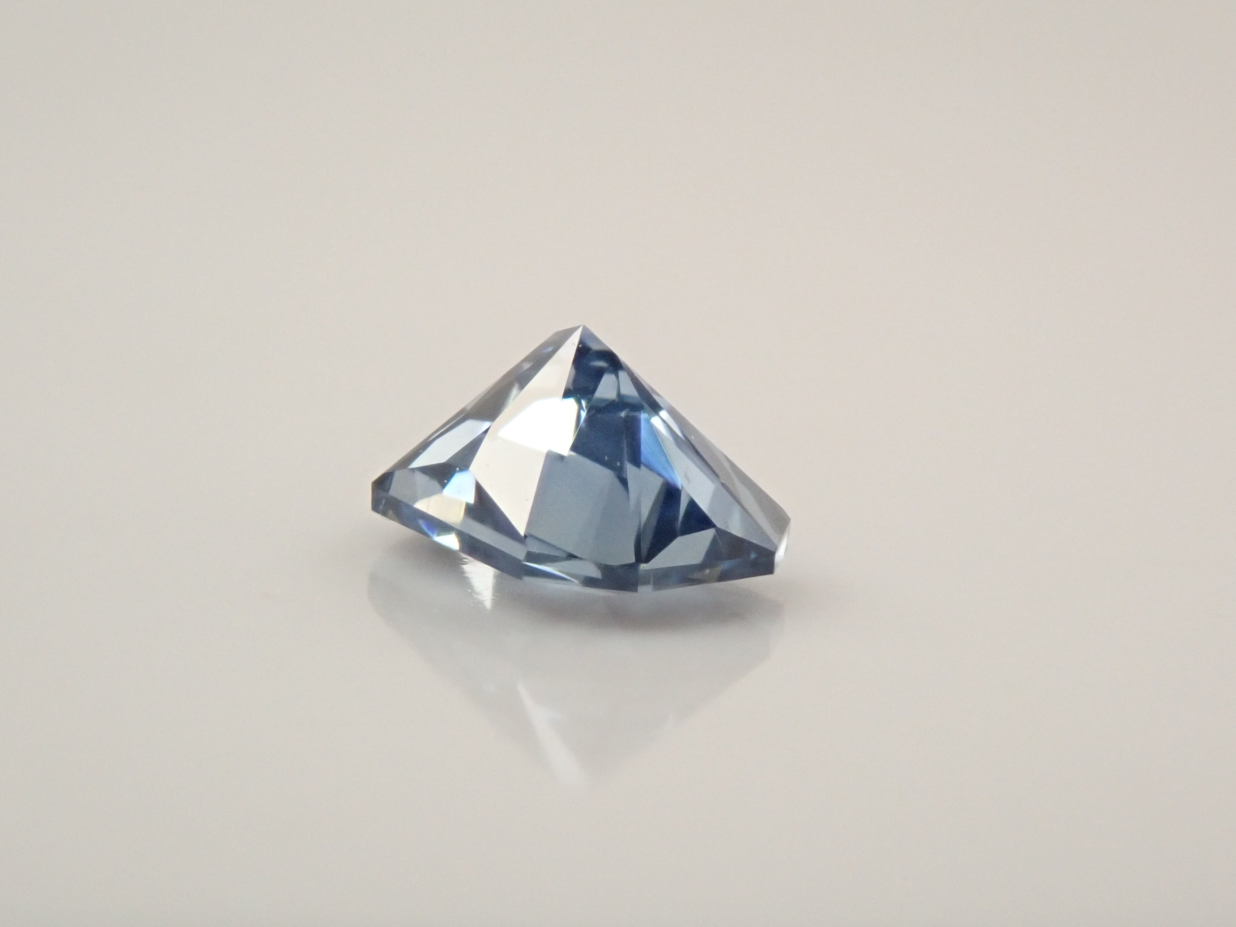 スリランカ産ブルーサファイア 0.555ctルース