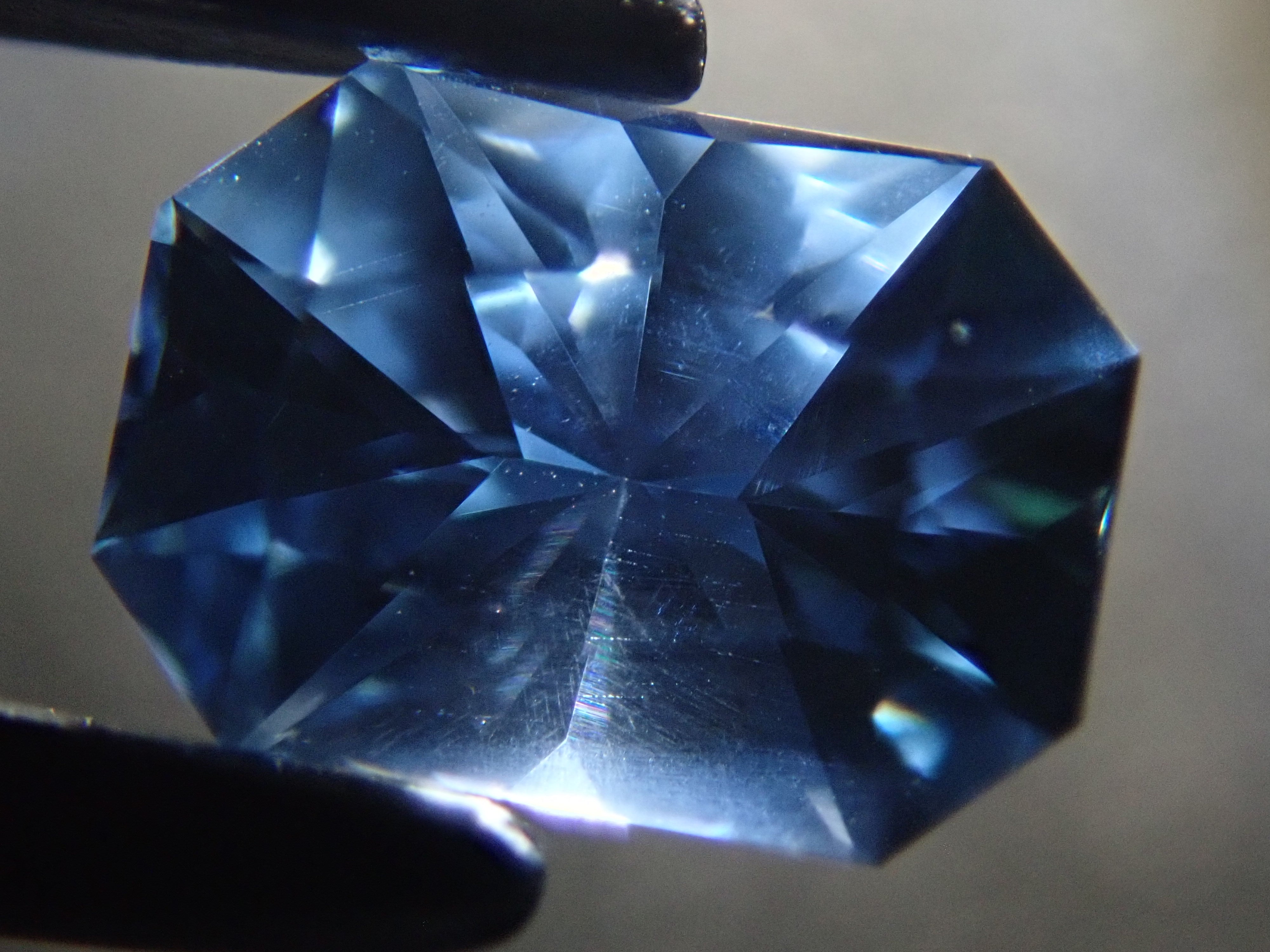 スリランカ産ブルーサファイア 0.555ctルース