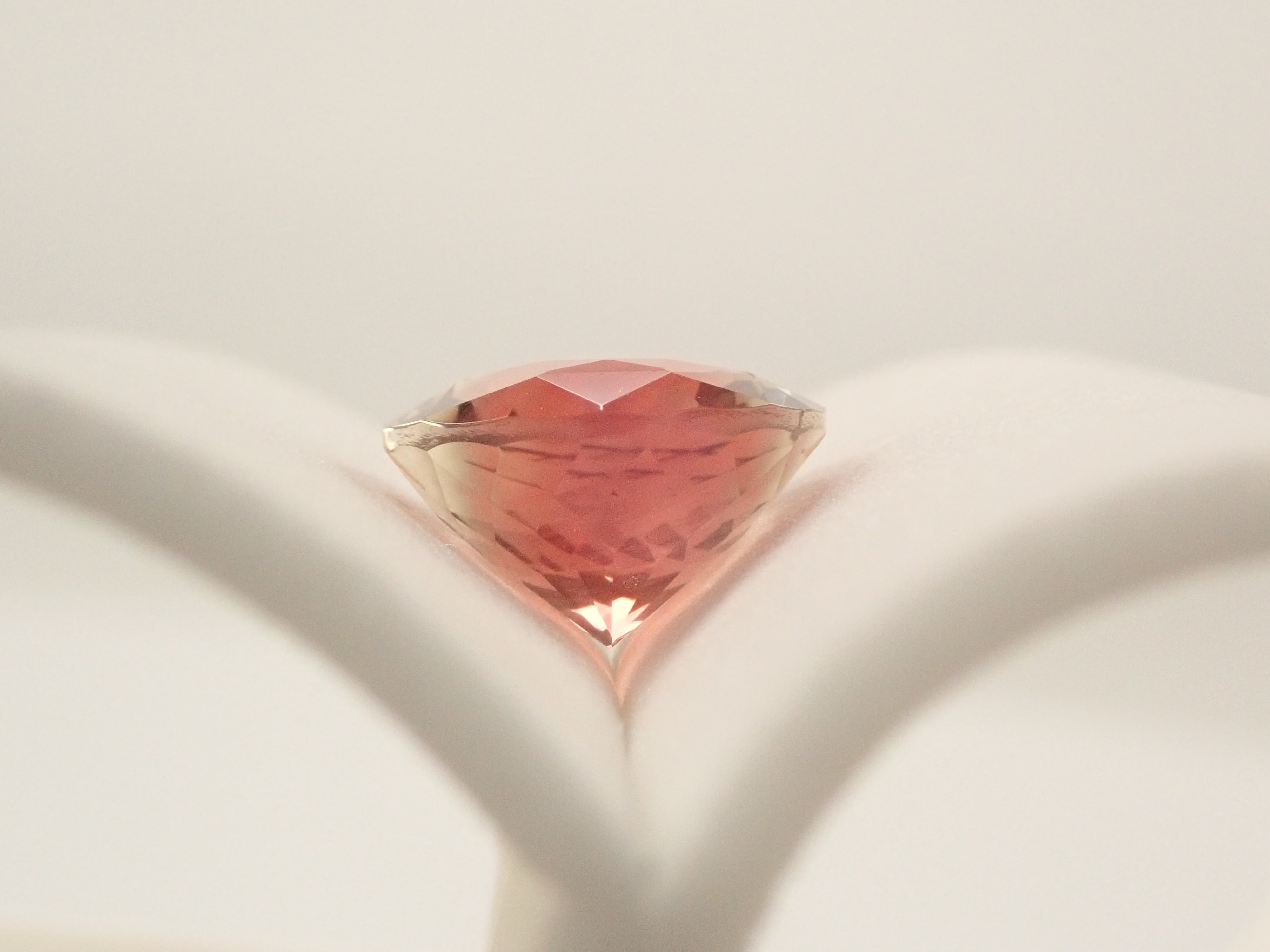 【抽選販売110907】アメリカ産オレゴンサンストーン 4.678ctルース